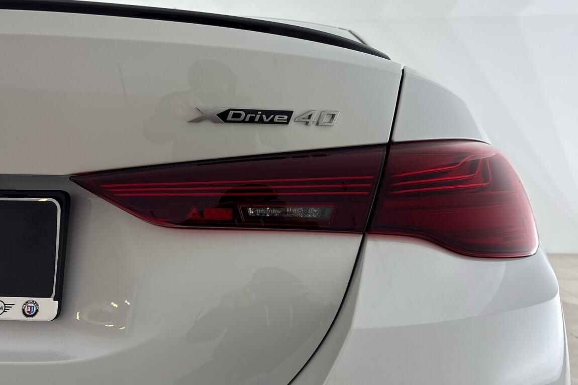 BMW i4, xDrive40 - fotka 4