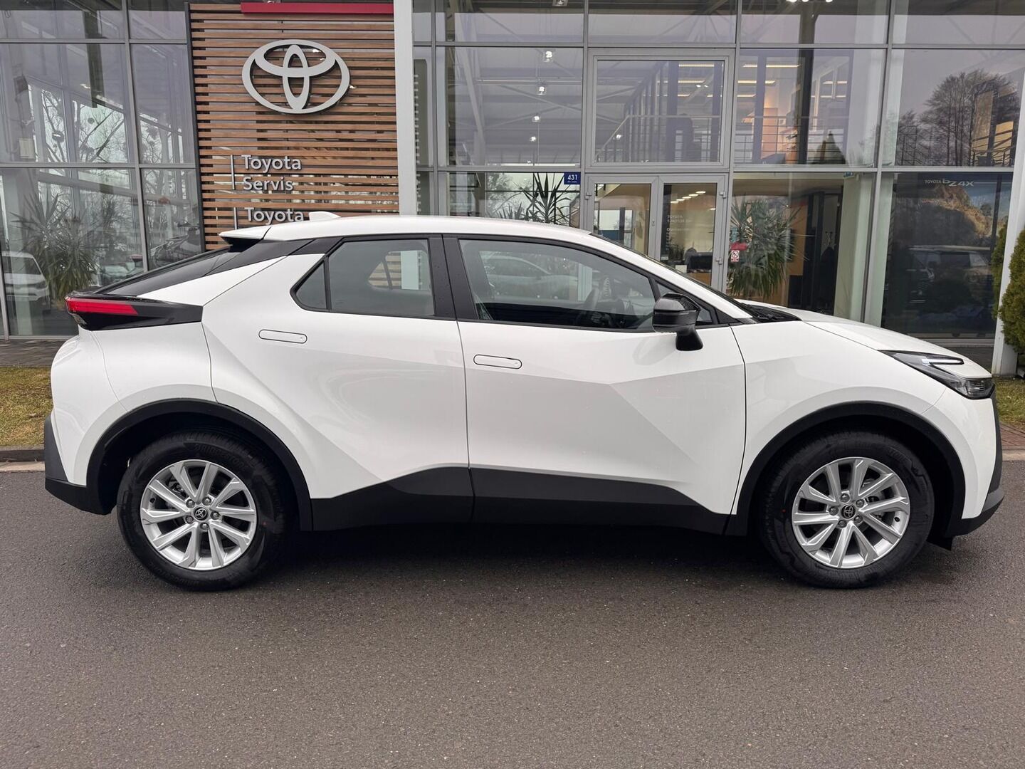 Toyota C-HR, 1.8 Comfort - fotka 2