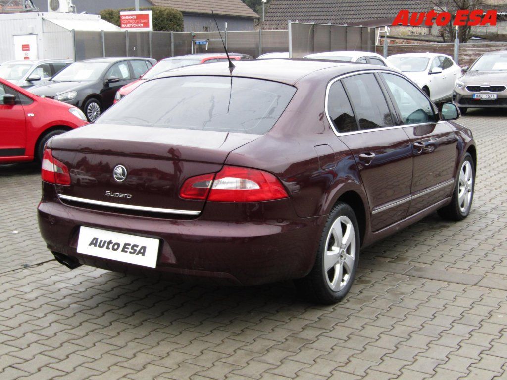Škoda Superb, 2.0 TDi,ČR,Xenon,AC - fotka 4