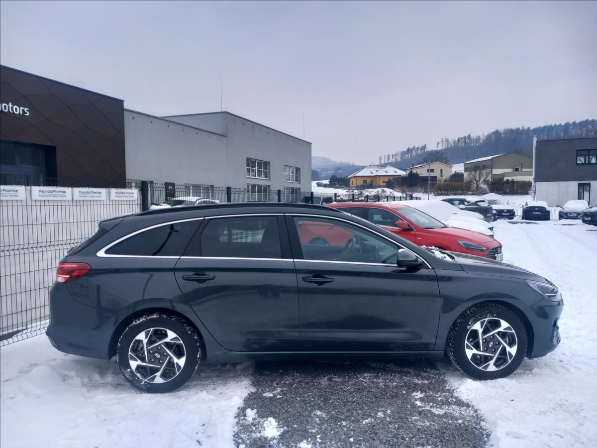 Hyundai i30, 1,0 TGDI FL WG DCT STYLE - fotka 4