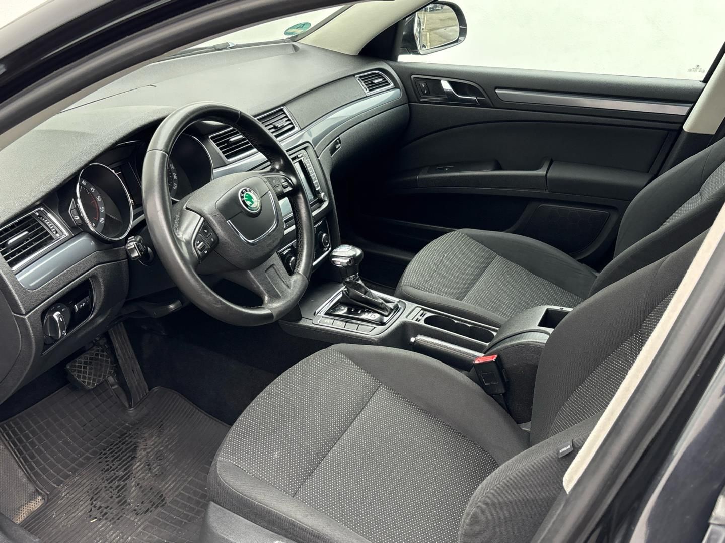 Škoda Superb, 2.0 TDI / 103 kW DSG - fotka 6