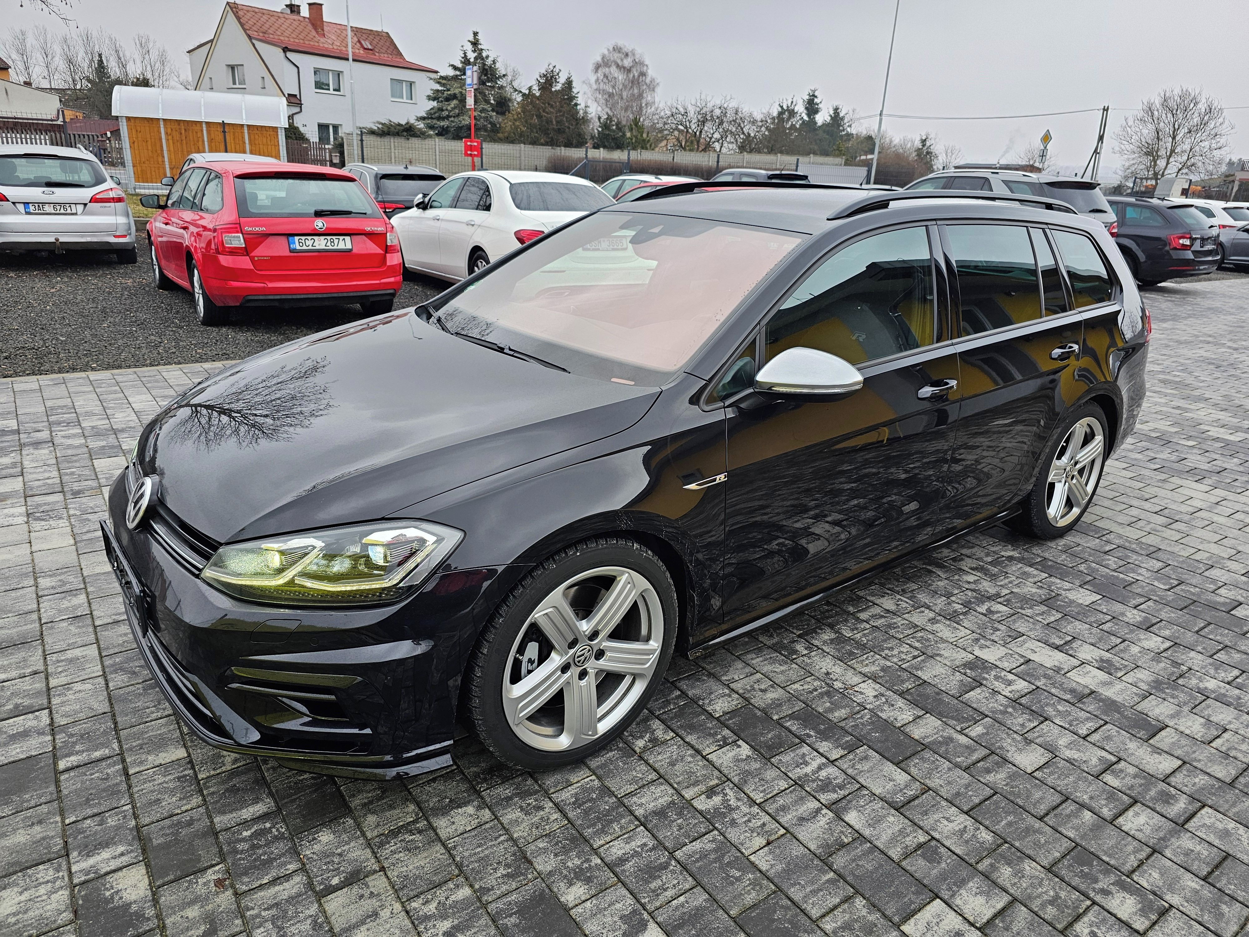 Volkswagen Golf, R 2.0 TSI 221kw,ServisVW,Nehav
