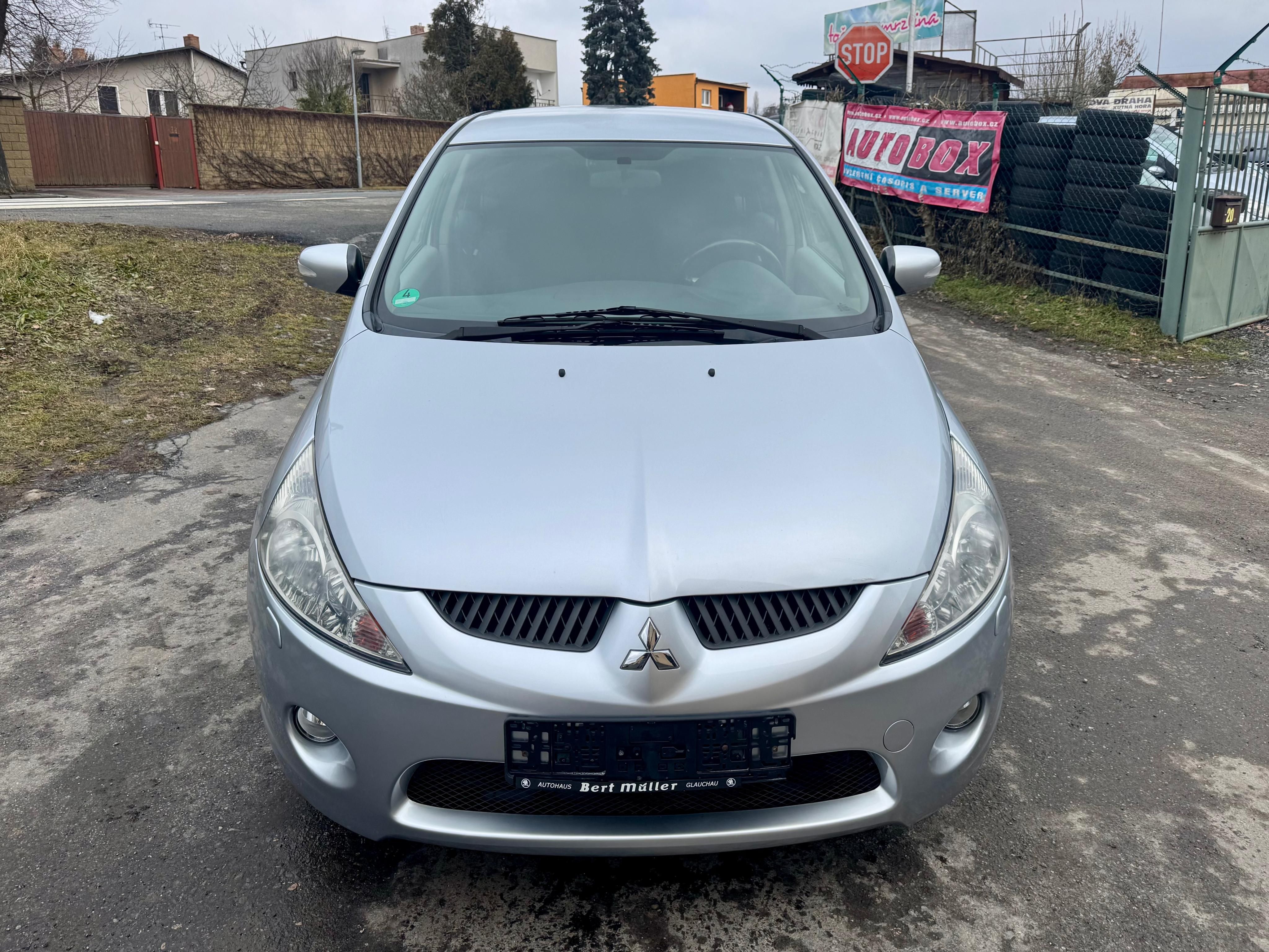 Mitsubishi Grandis, 2.4i 121kW.Klima.7míst - fotka 6