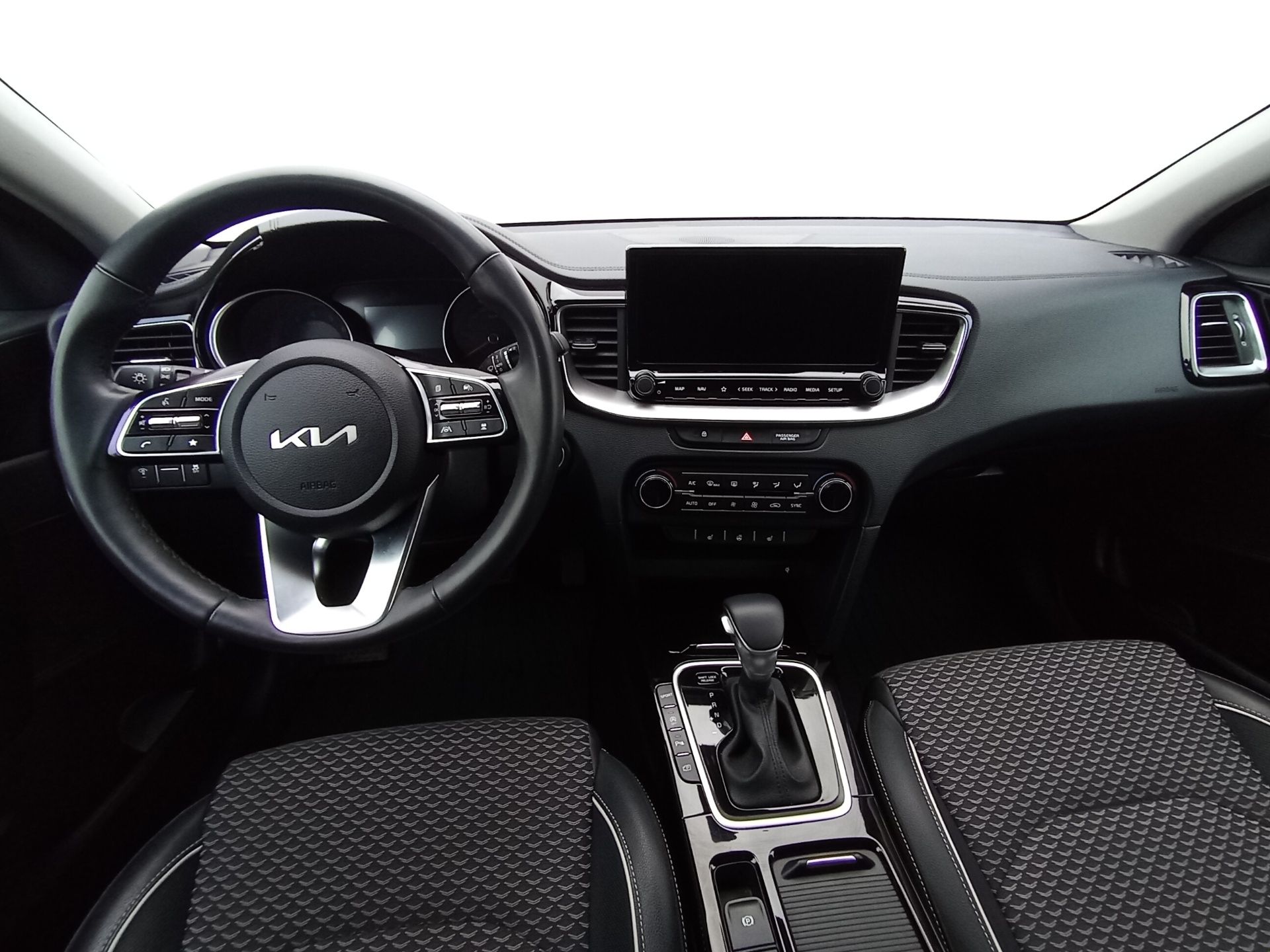 Kia XCee´d, 1.5 T-GDI 103kW automat TOP - fotka 5