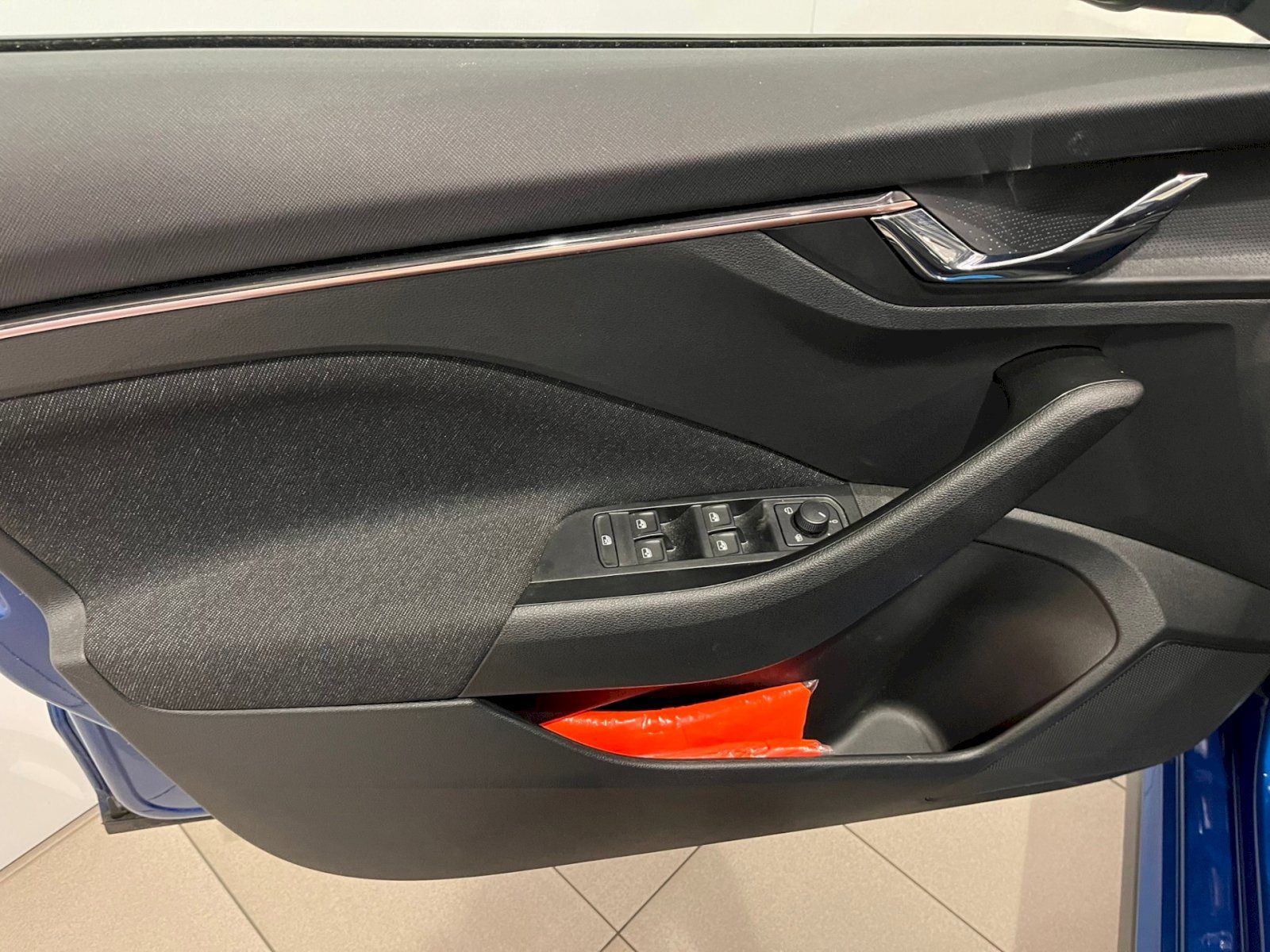 Škoda Kamiq, 1.0 TSI 85 kW M6F Top Selectio - fotka 6