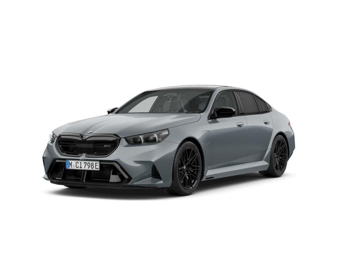 BMW M5, Sedan