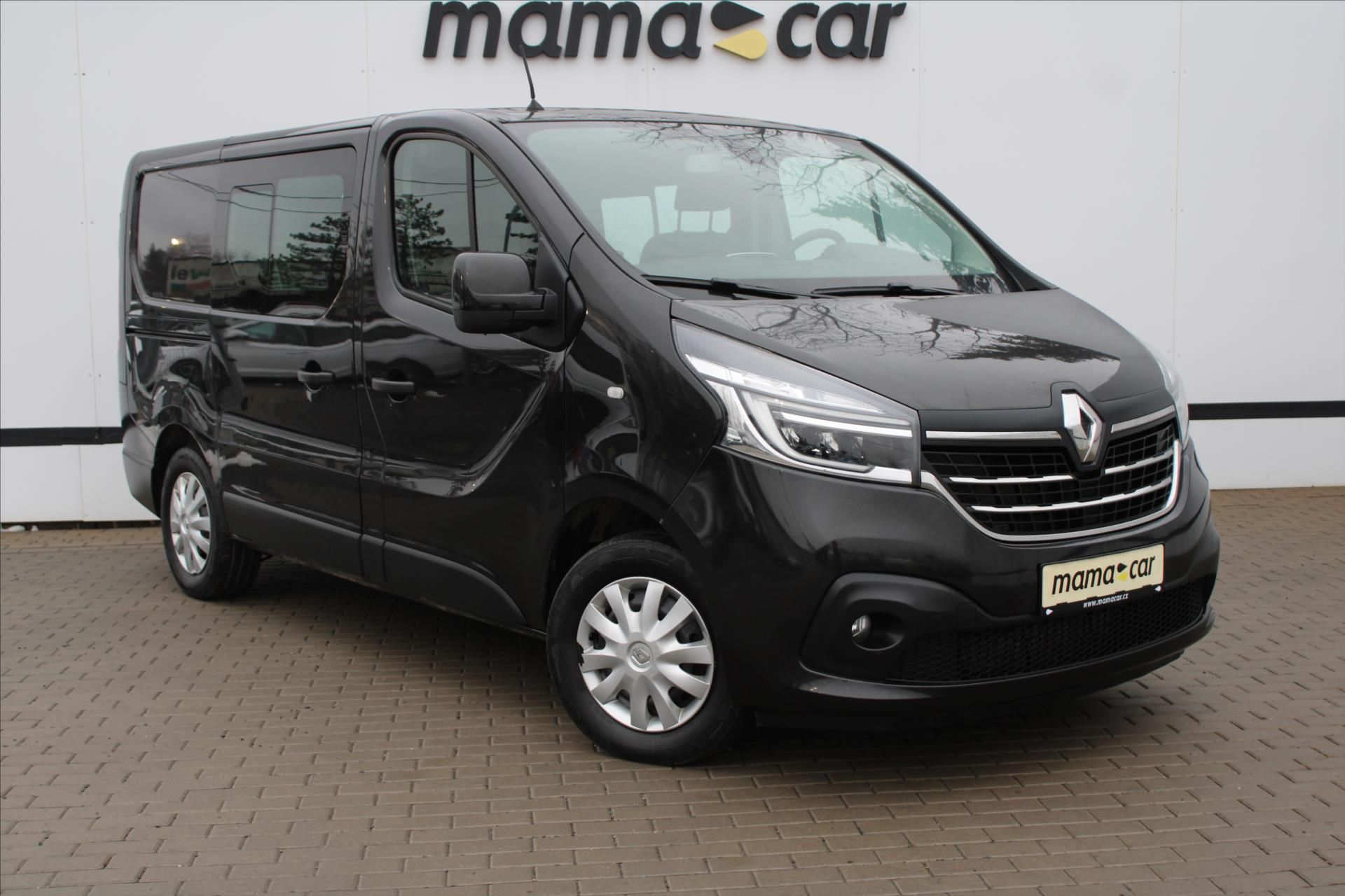 Renault Trafic, 2.0 dCi 6-MÍST LED NAVI TAŽNÉ