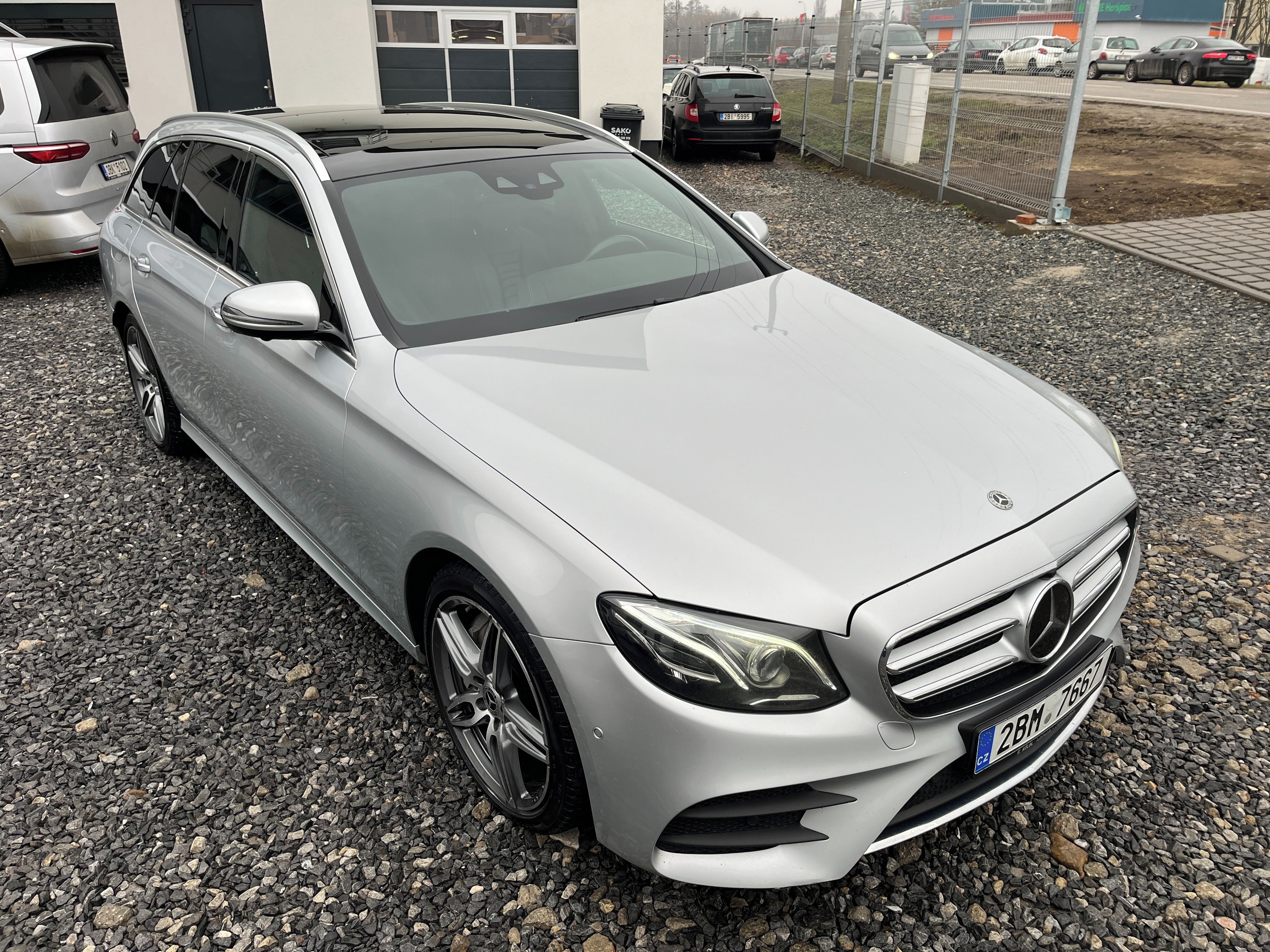 Mercedes-Benz Třídy E, E400D 4Matic AMG - fotka 2
