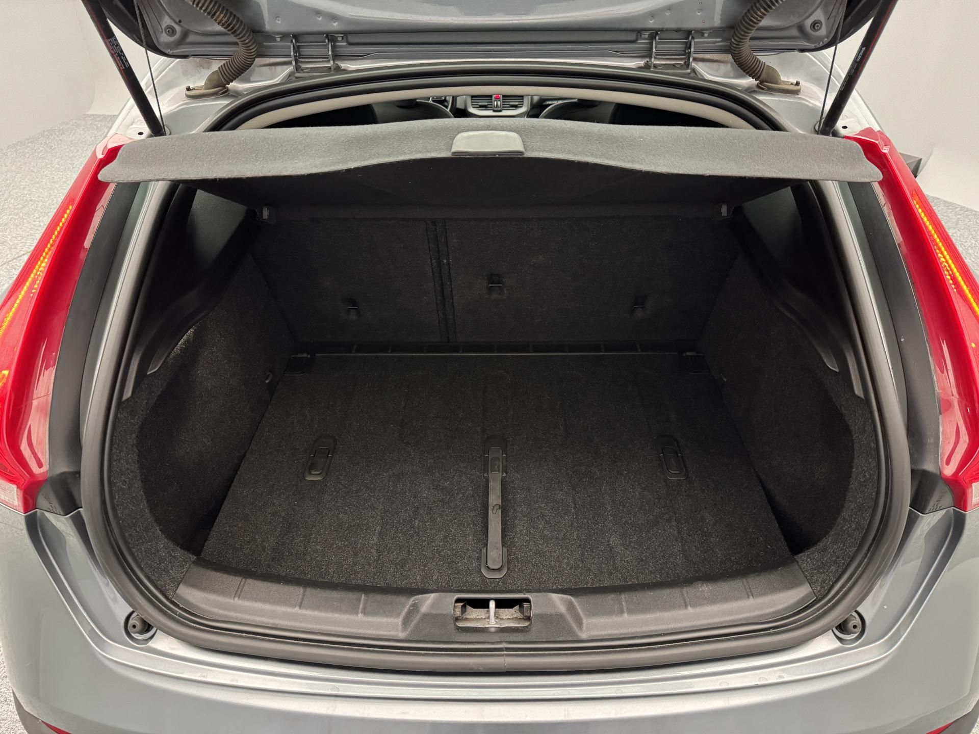 Volvo V40, CC MOMENTUM AUT - fotka 5