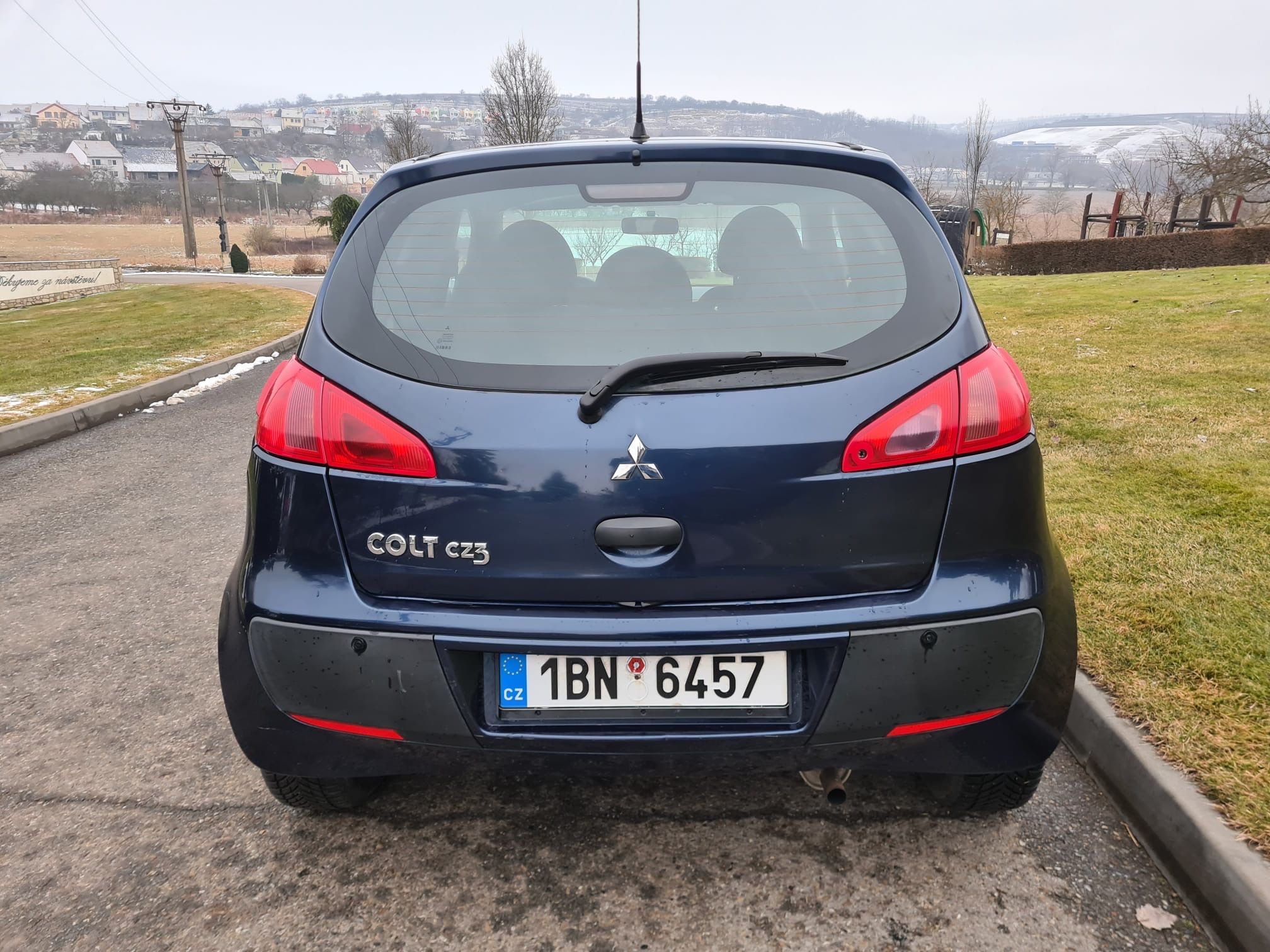 Mitsubishi Colt, 1.1 i 55KW - fotka 6