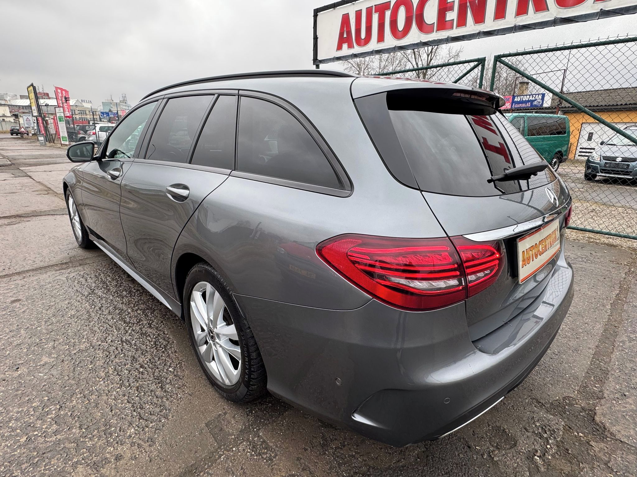 Mercedes-Benz Třídy C, C 220 CDi AMG LINE 143kW AUT - fotka 6