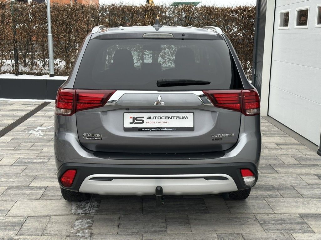Mitsubishi Outlander, 2,0 150PS  Active A/T - fotka 6