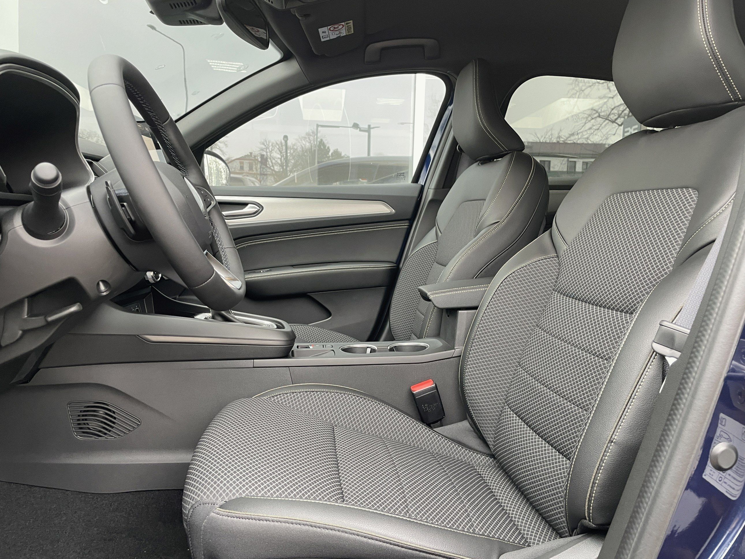 Renault Arkana, mild hybrid TCe 140 EDC Techno - fotka 5