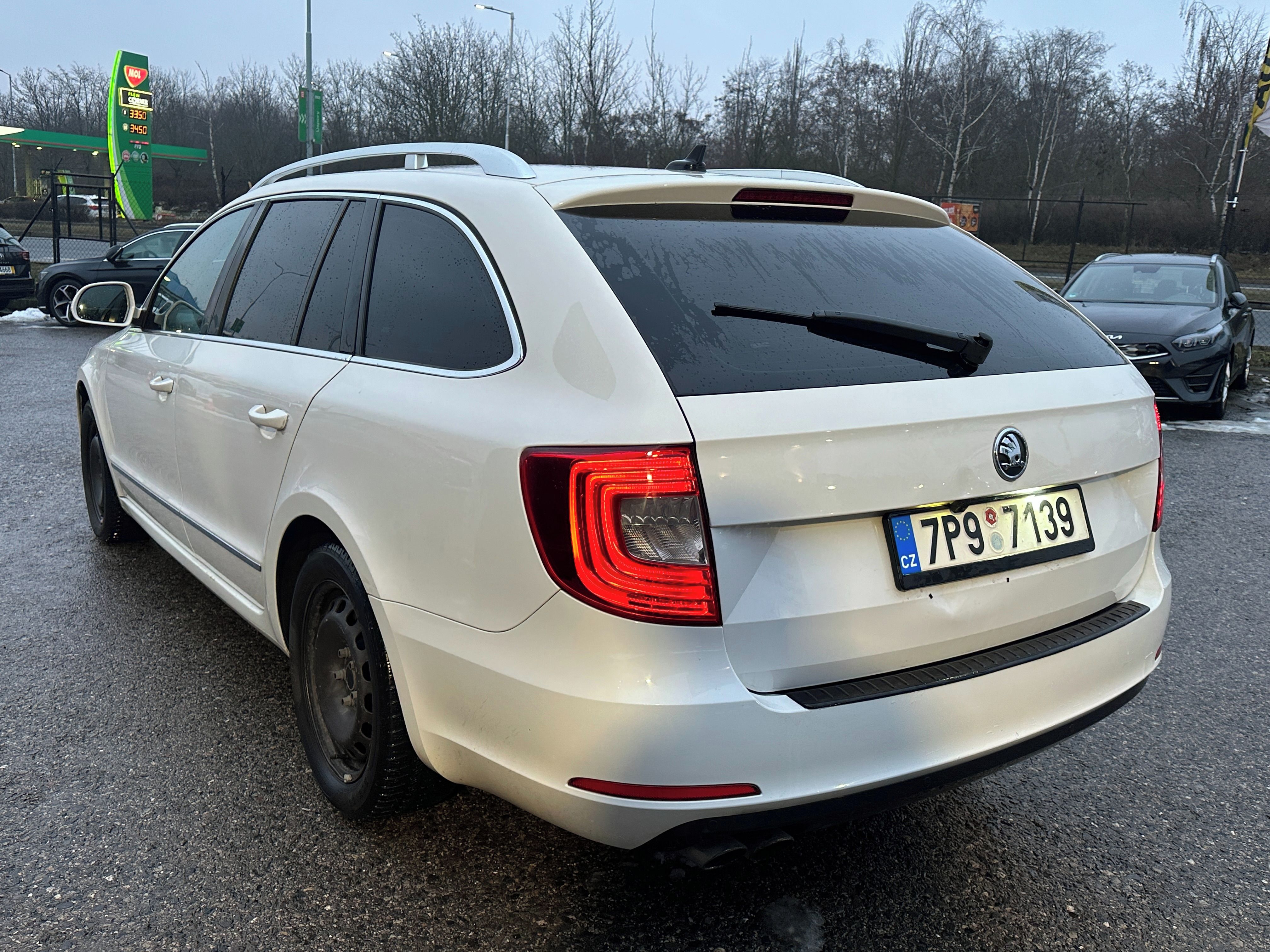 Škoda Superb, Skoda Superb 2014 - fotka 4