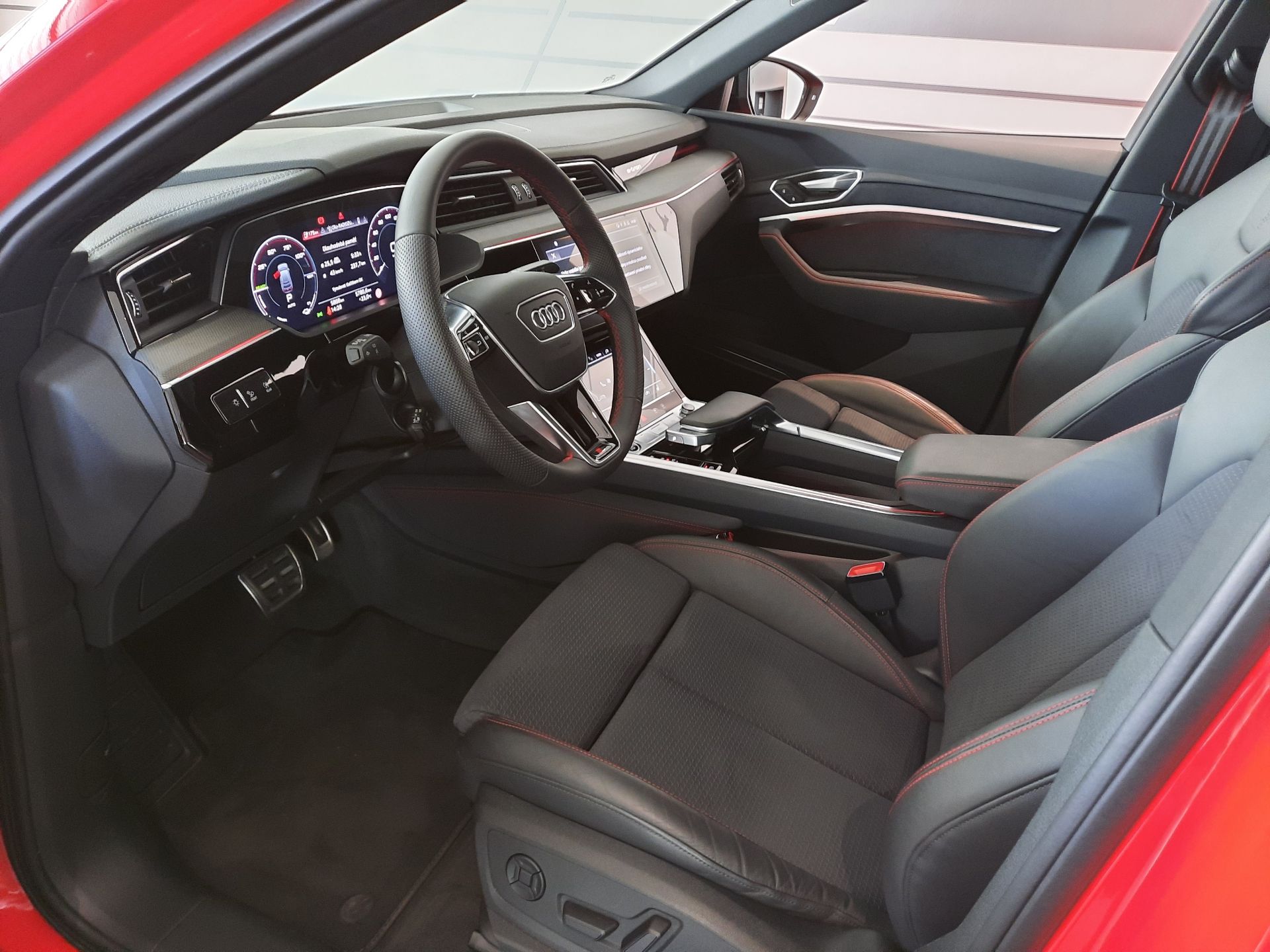 Audi Q8 e-tron, Sportback 55 quattro (300kW/40 - fotka 6