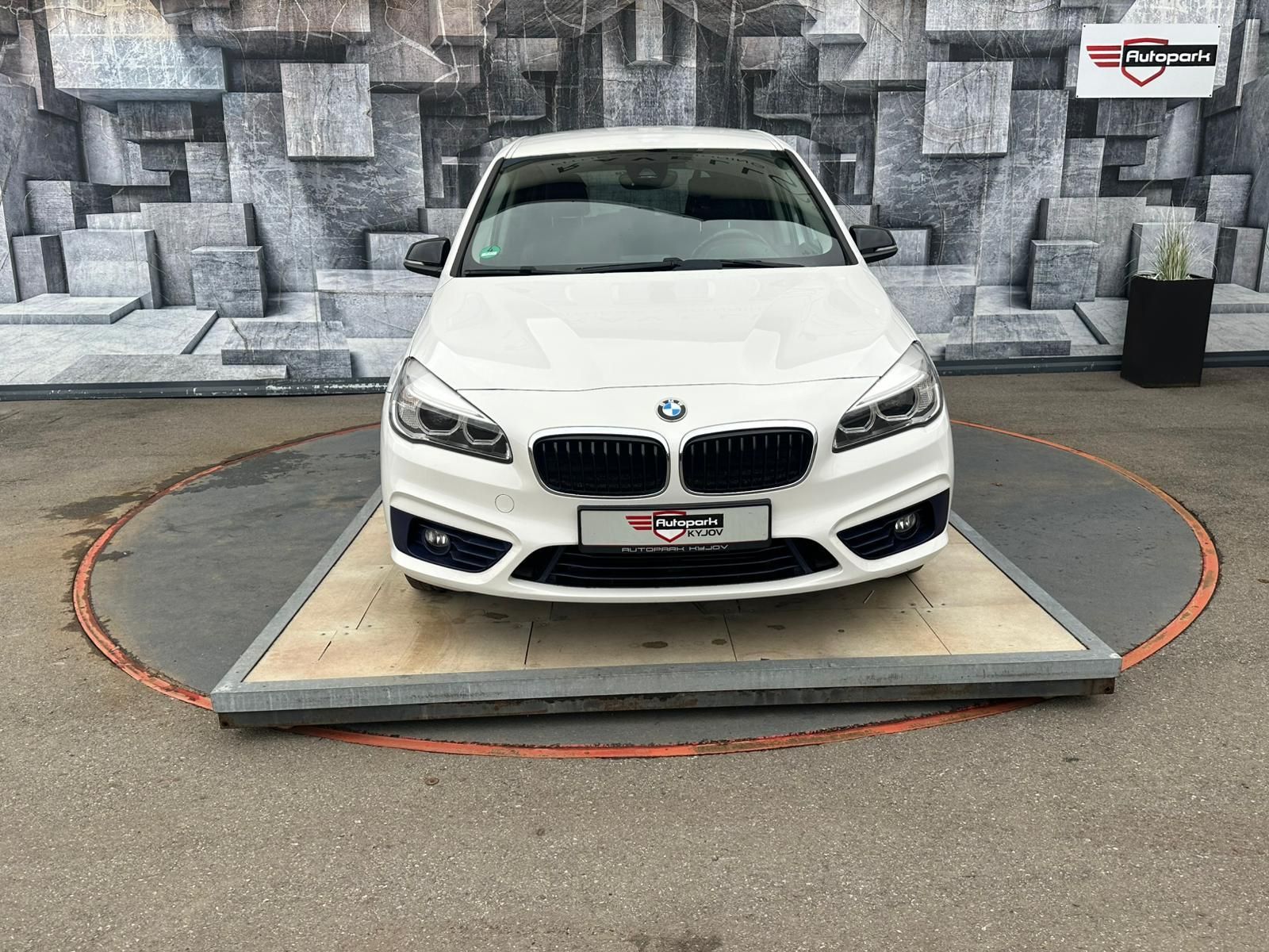 BMW Řada 2, 218D GT,110KW,VYH.SED., Z.PNEU - fotka 2