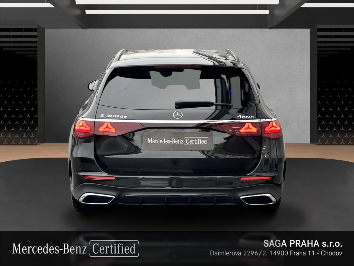 Mercedes-Benz Třídy E, E 300 de 4MATIC kombi s hybrid - fotka 4