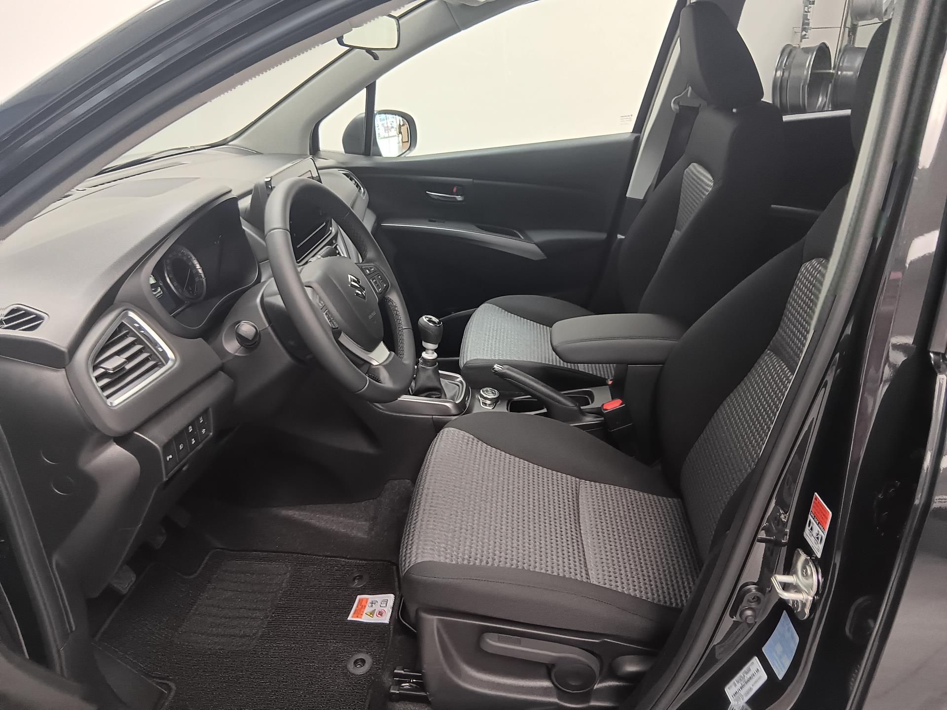 Suzuki S-Cross, PREMIUM 1,4 HYBRID M/T 4x4 MY2 - fotka 4