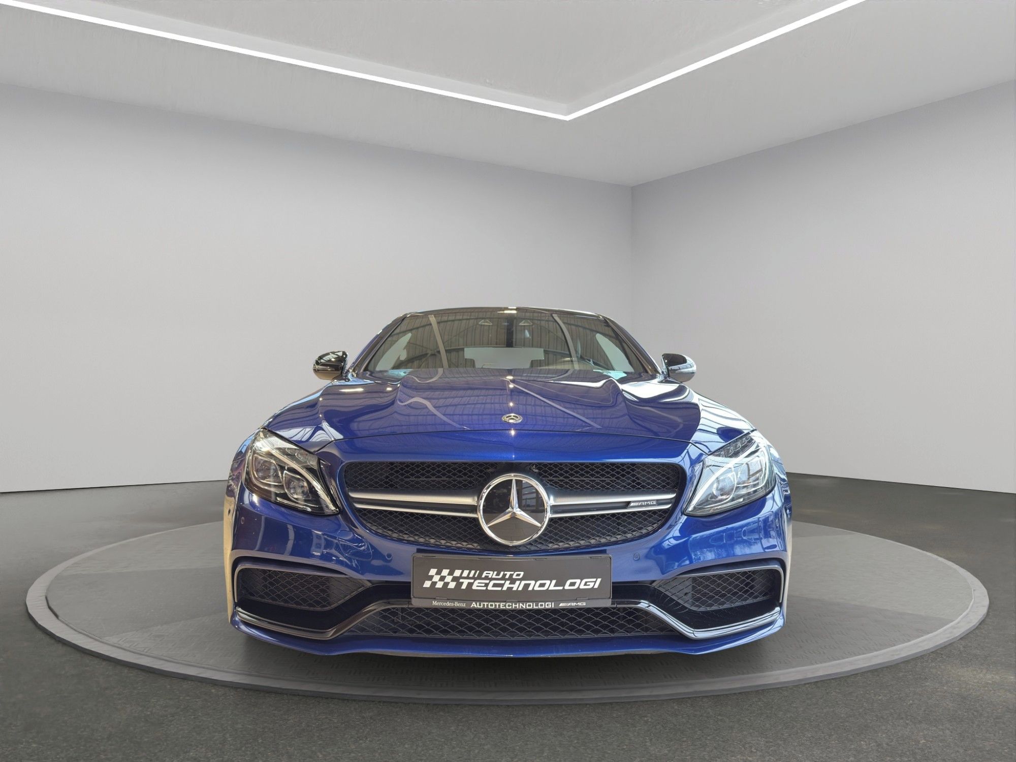 Mercedes-Benz Třídy C, 63 AMG - fotka 3
