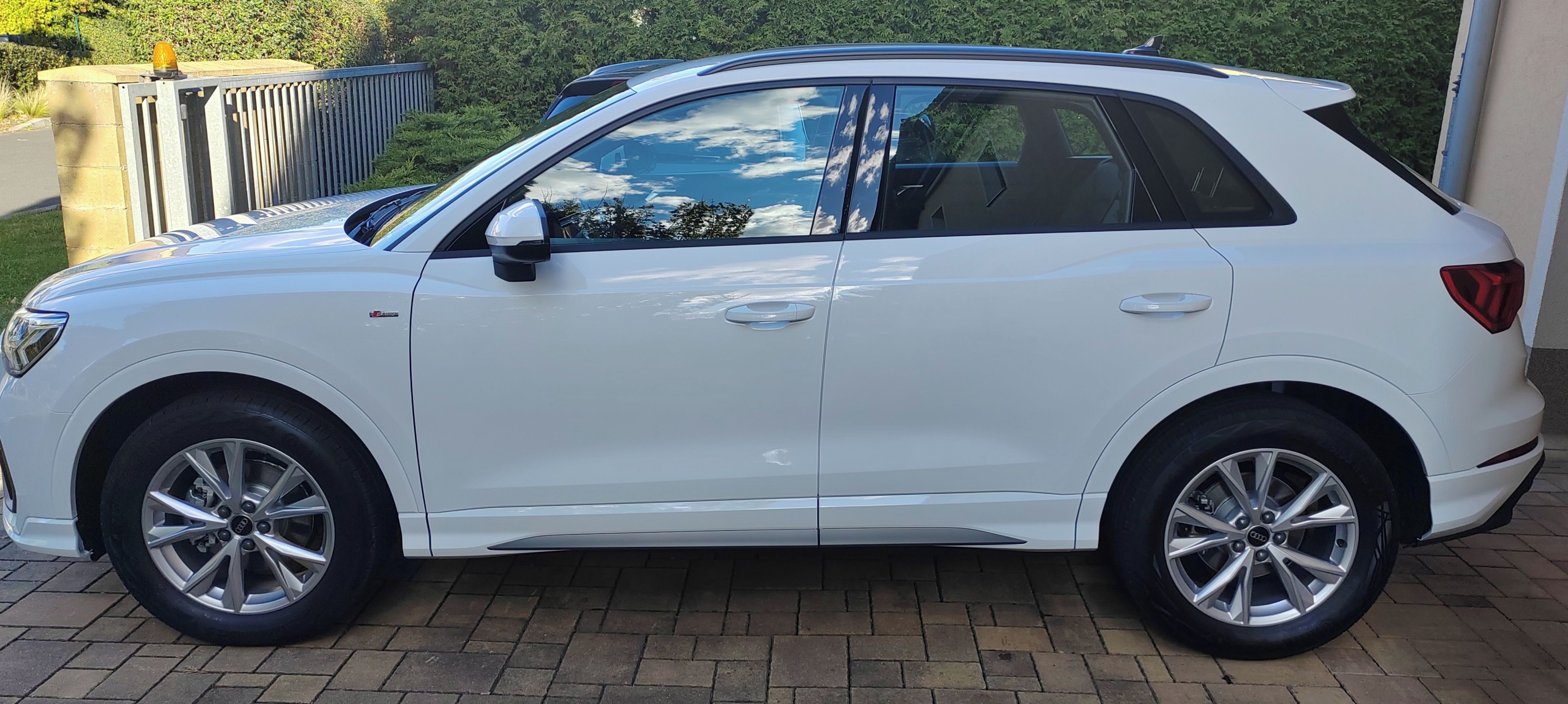 Audi Q3, NOVÝ VŮZ S-LINE 35 TFSI - fotka 6