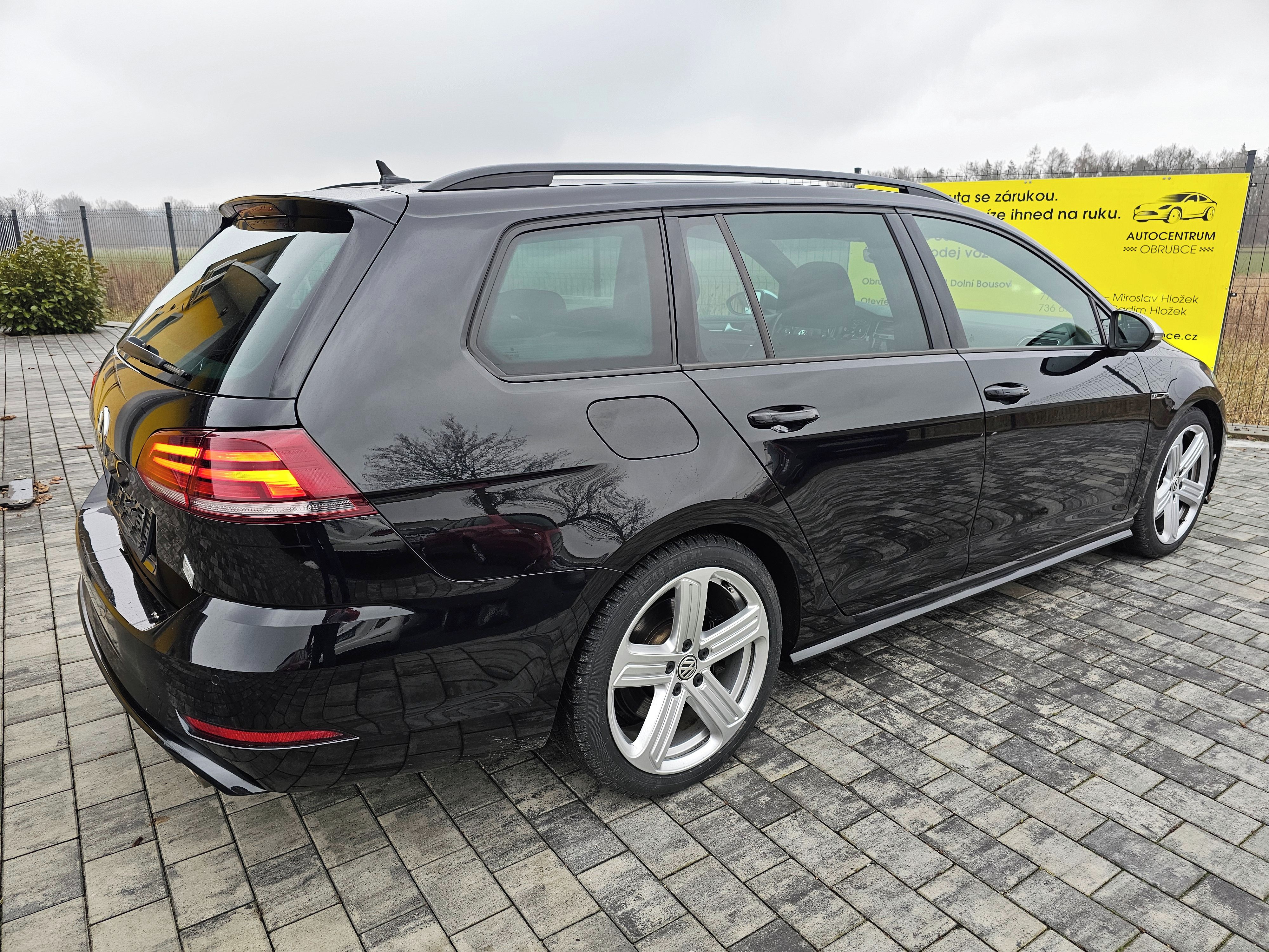 Volkswagen Golf, R 2.0 TSI 221kw,ServisVW,Nehav - fotka 5