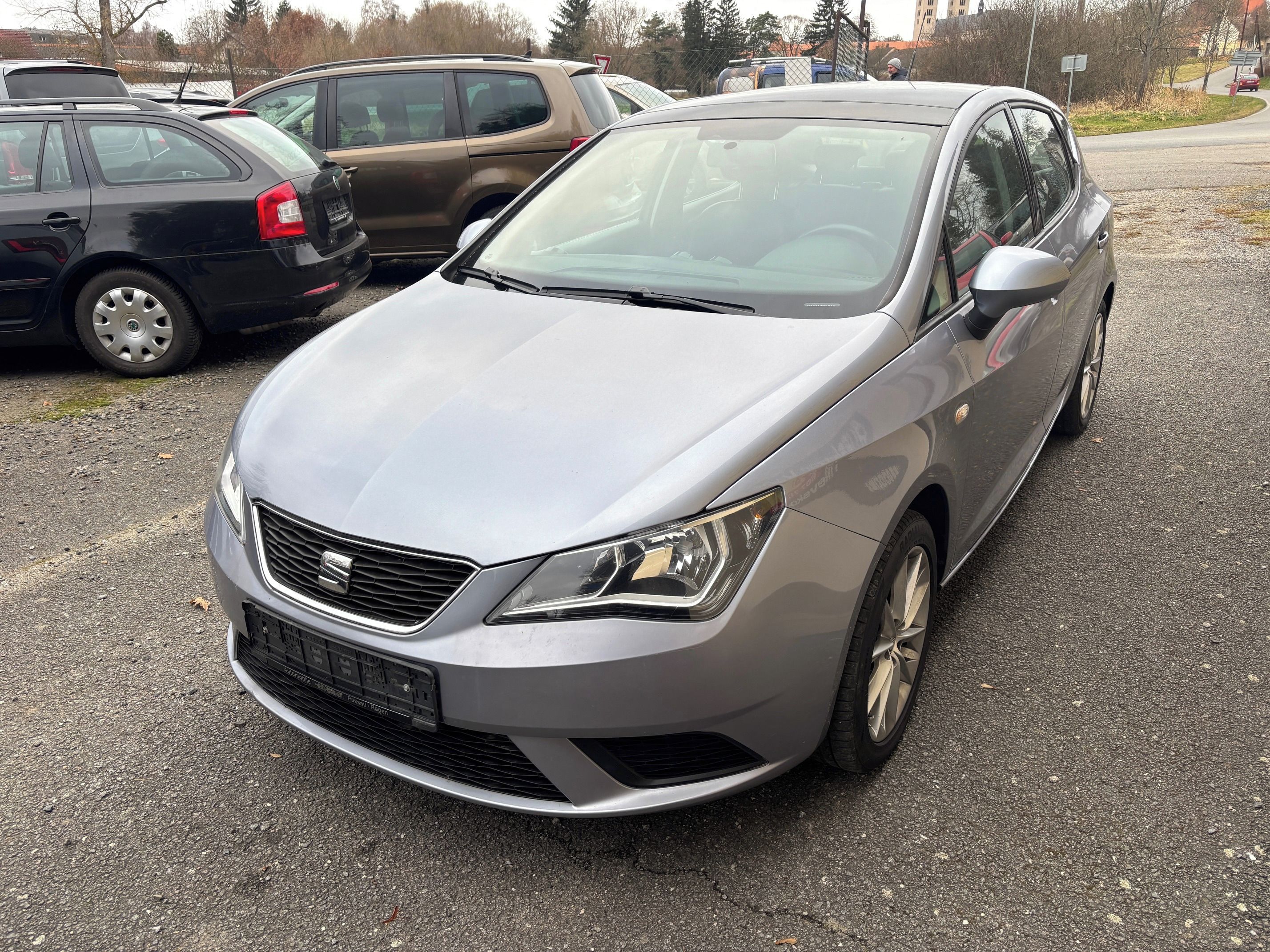 Seat Ibiza, 1.2TSi,66KW,navigace,serviska - fotka 2