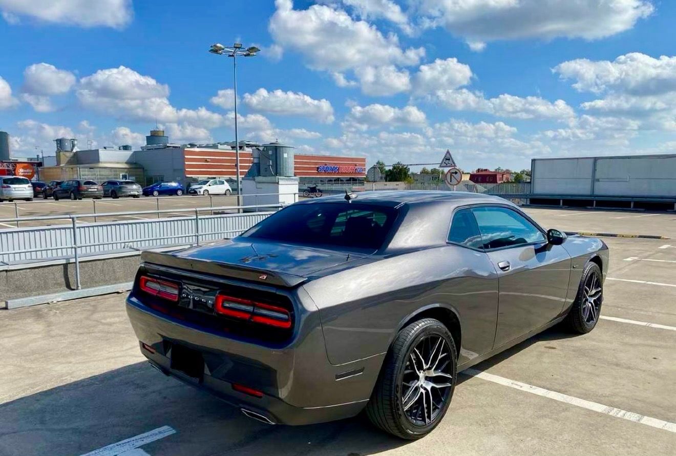Dodge Challenger, 3.6L 4x4 GT Alcantara - fotka 6