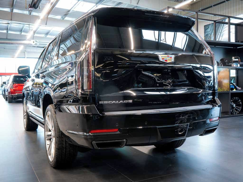 Cadillac Escalade, 6.2 V8 Sport Platinum 2026 - fotka 3