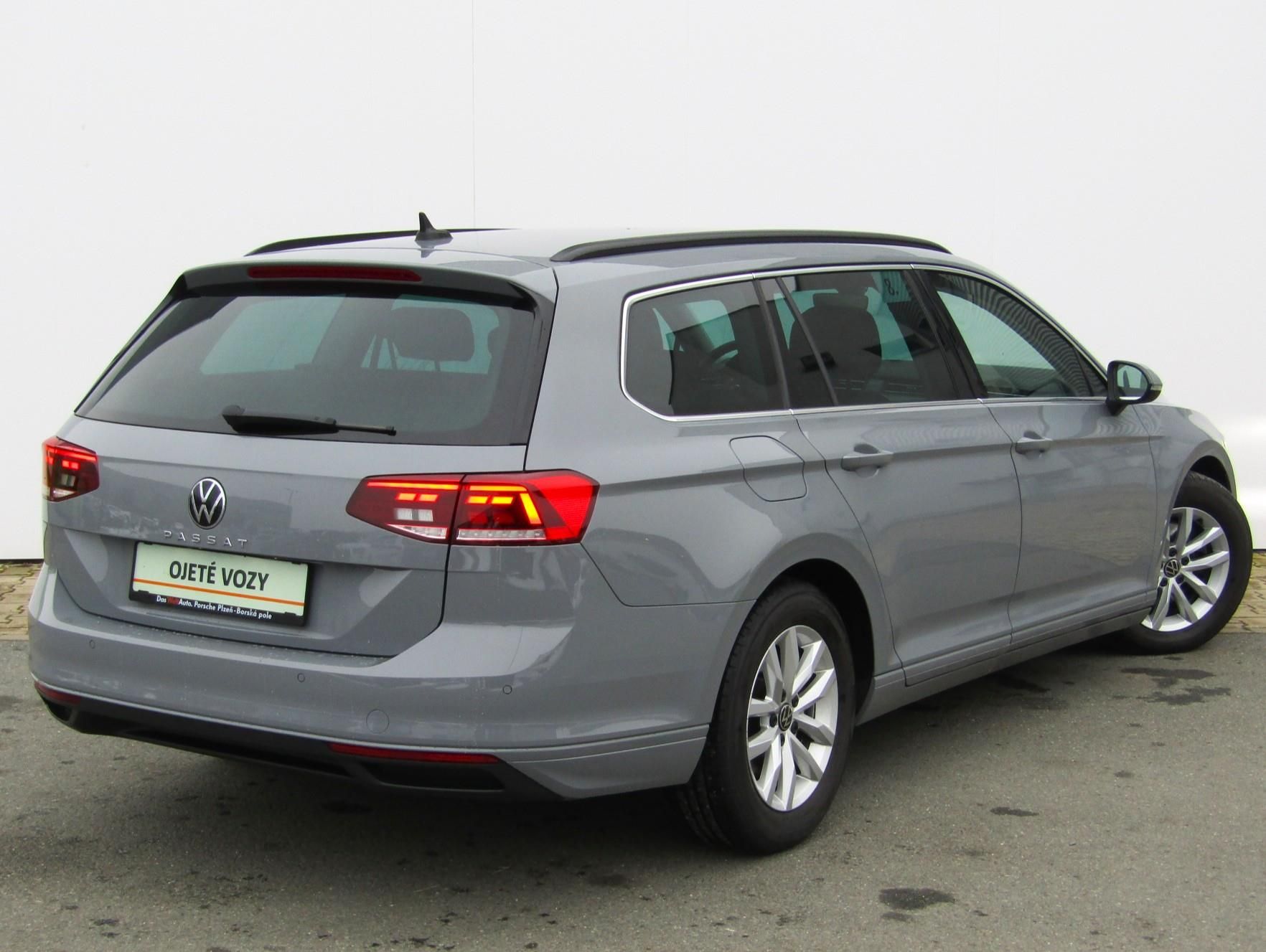 Volkswagen Passat, Variant 2.0 TDI 110KW DSG - fotka 2
