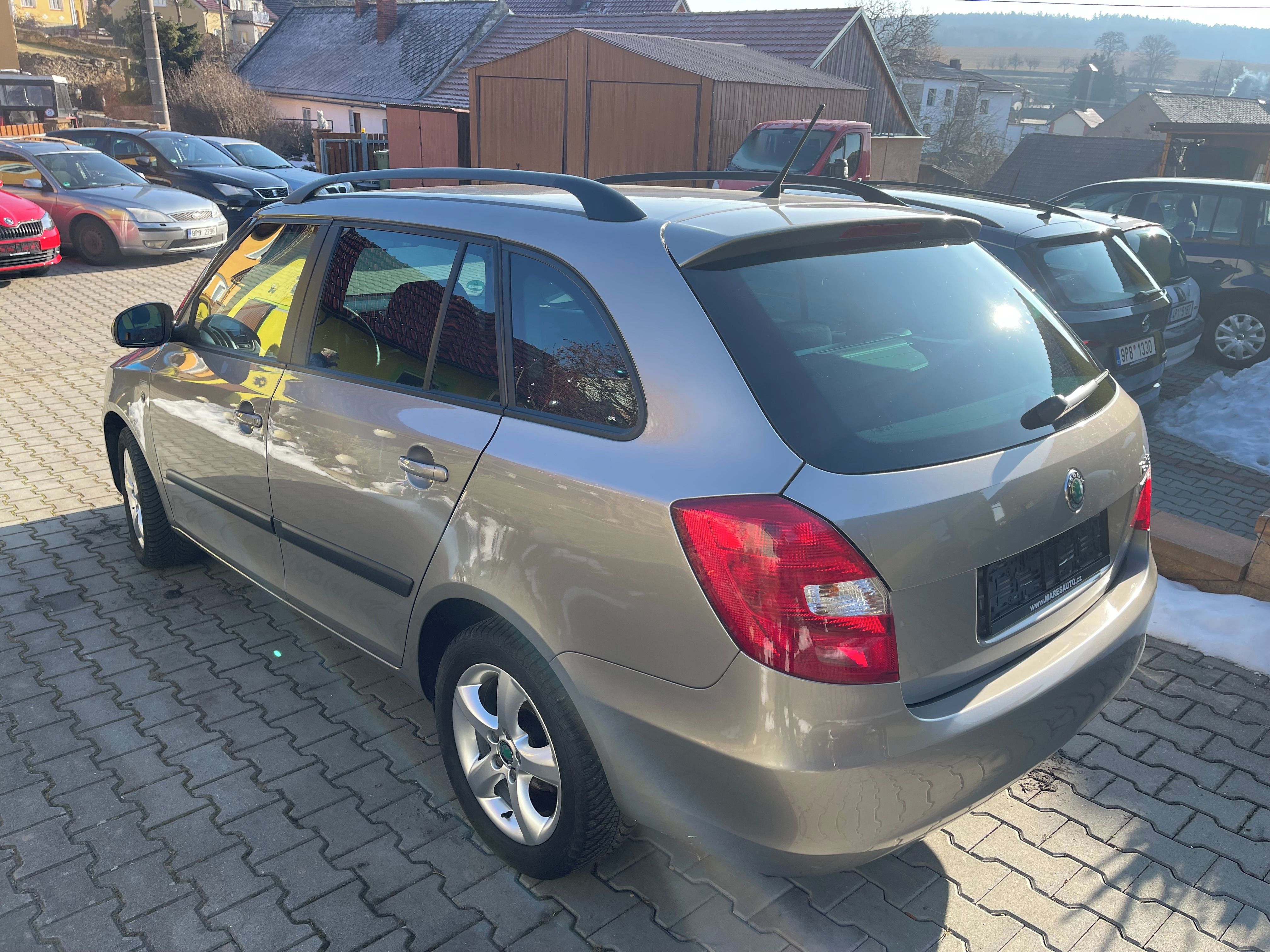 Škoda Fabia, COMBI 1.6 Tdi 66 kw, 192 200km - fotka 4