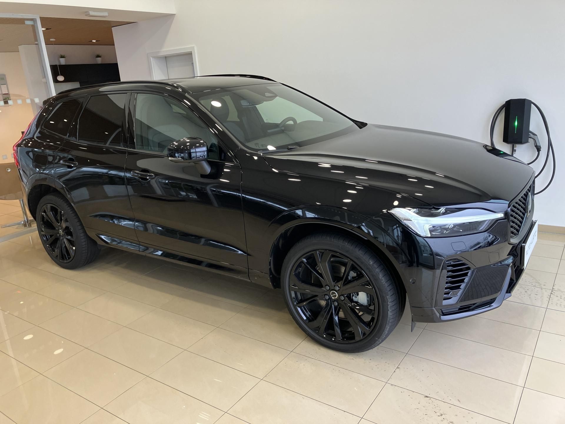 Volvo XC60, T6 AWD Black Edition Plus AT8 - fotka 2