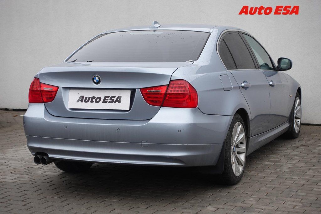 BMW Řada 3, 3.0i 330 Xi,AT,navi,bixen - fotka 4