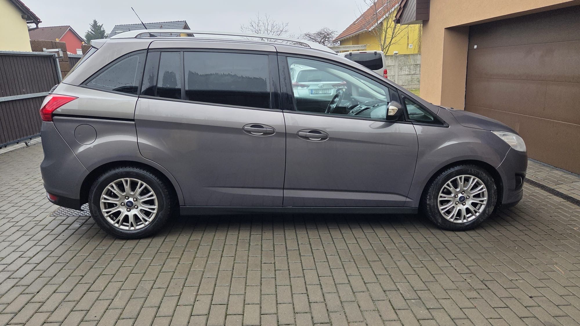 Ford C-MAX, 1.0 Eco-Boost 92kW Tažné - fotka 2