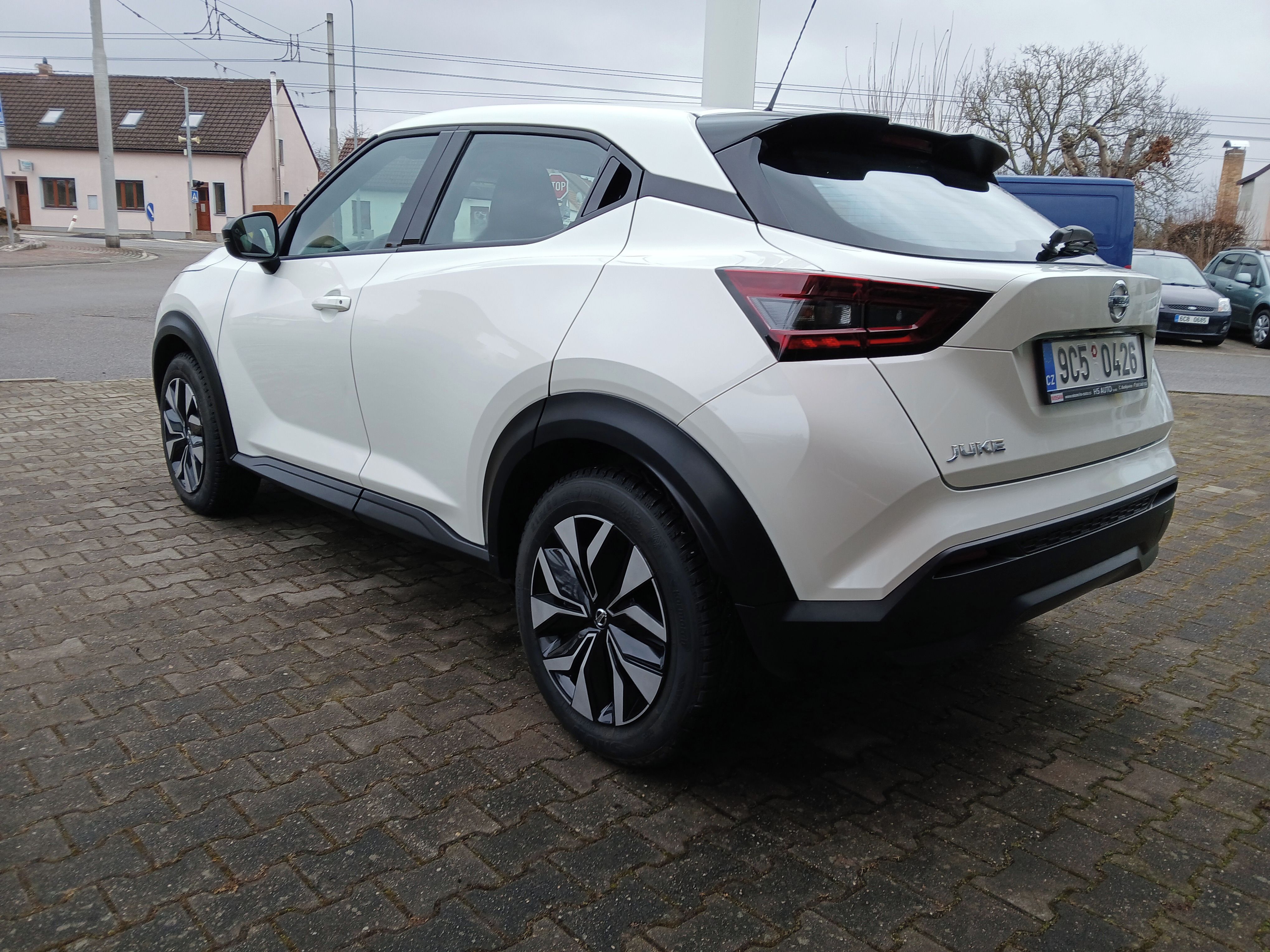 Nissan Juke, 1.0 DIG-T, 84kW, původ ČR - fotka 3