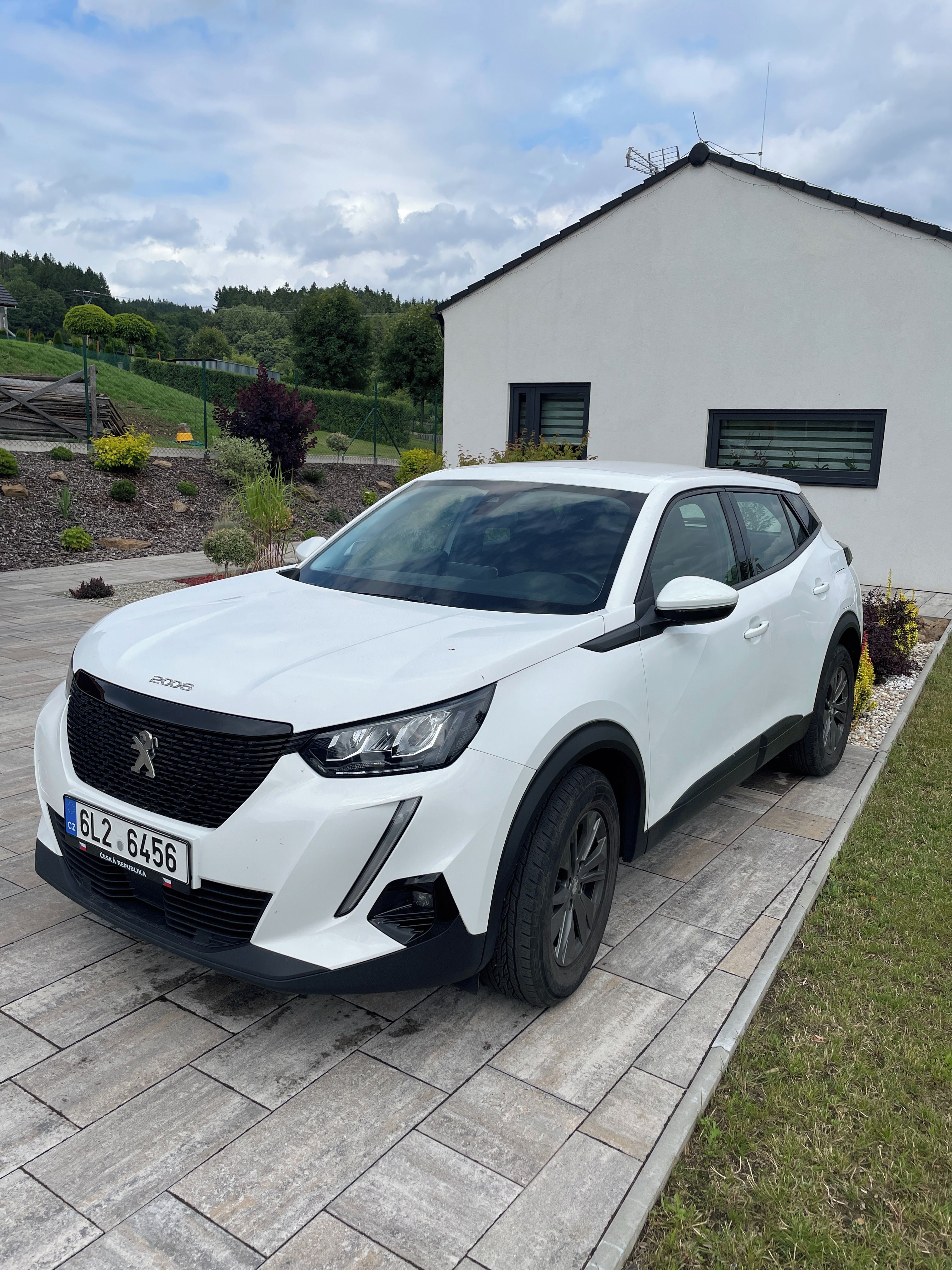 Peugeot 2008, 96 kW, dvě sady alu kol, tažné - fotka 4