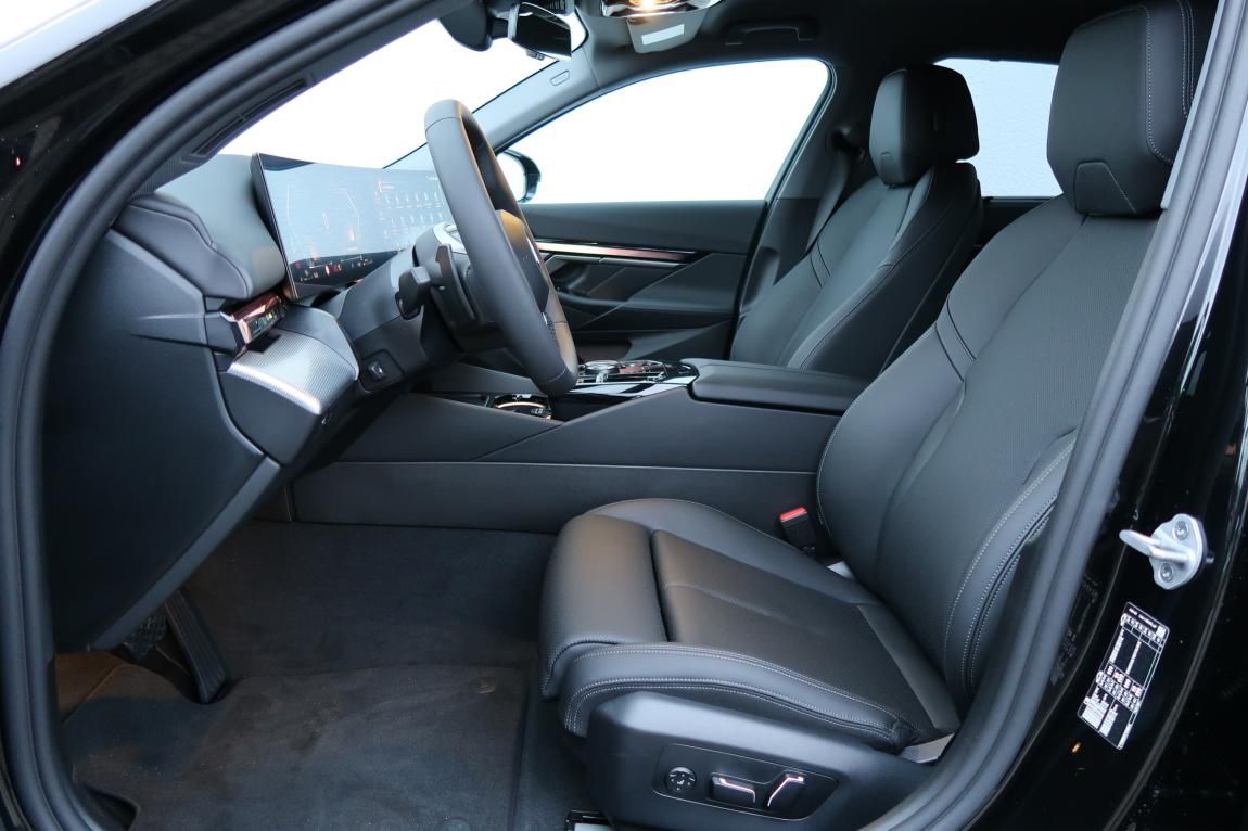 BMW Řada 5, 520i - fotka 2