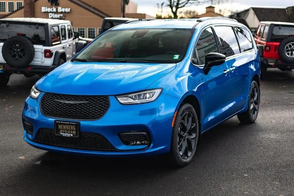 Chrysler Pacifica, 100th Anniversary AWD - fotka 2