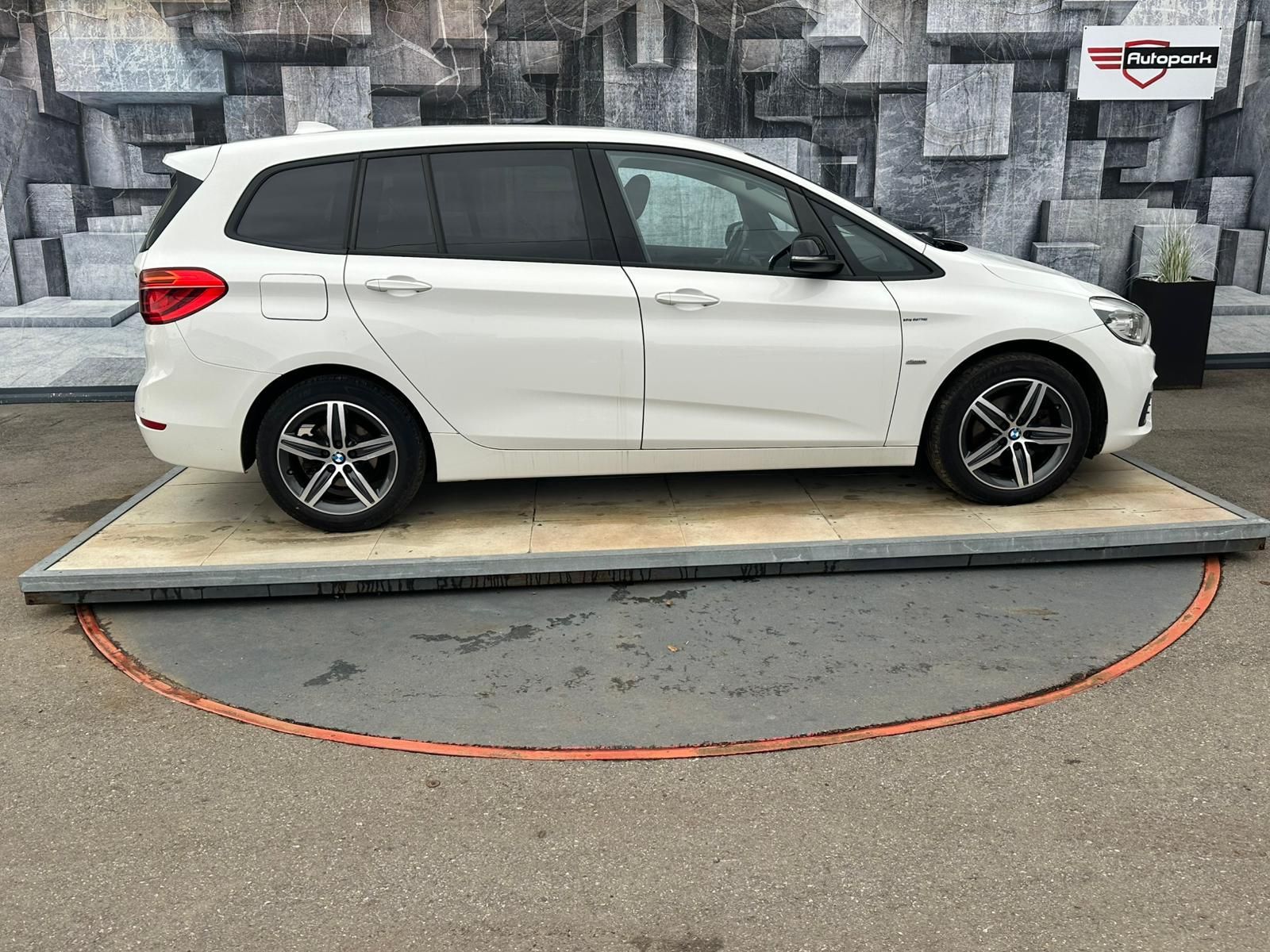 BMW Řada 2, 218D GT,110KW,VYH.SED., Z.PNEU - fotka 5