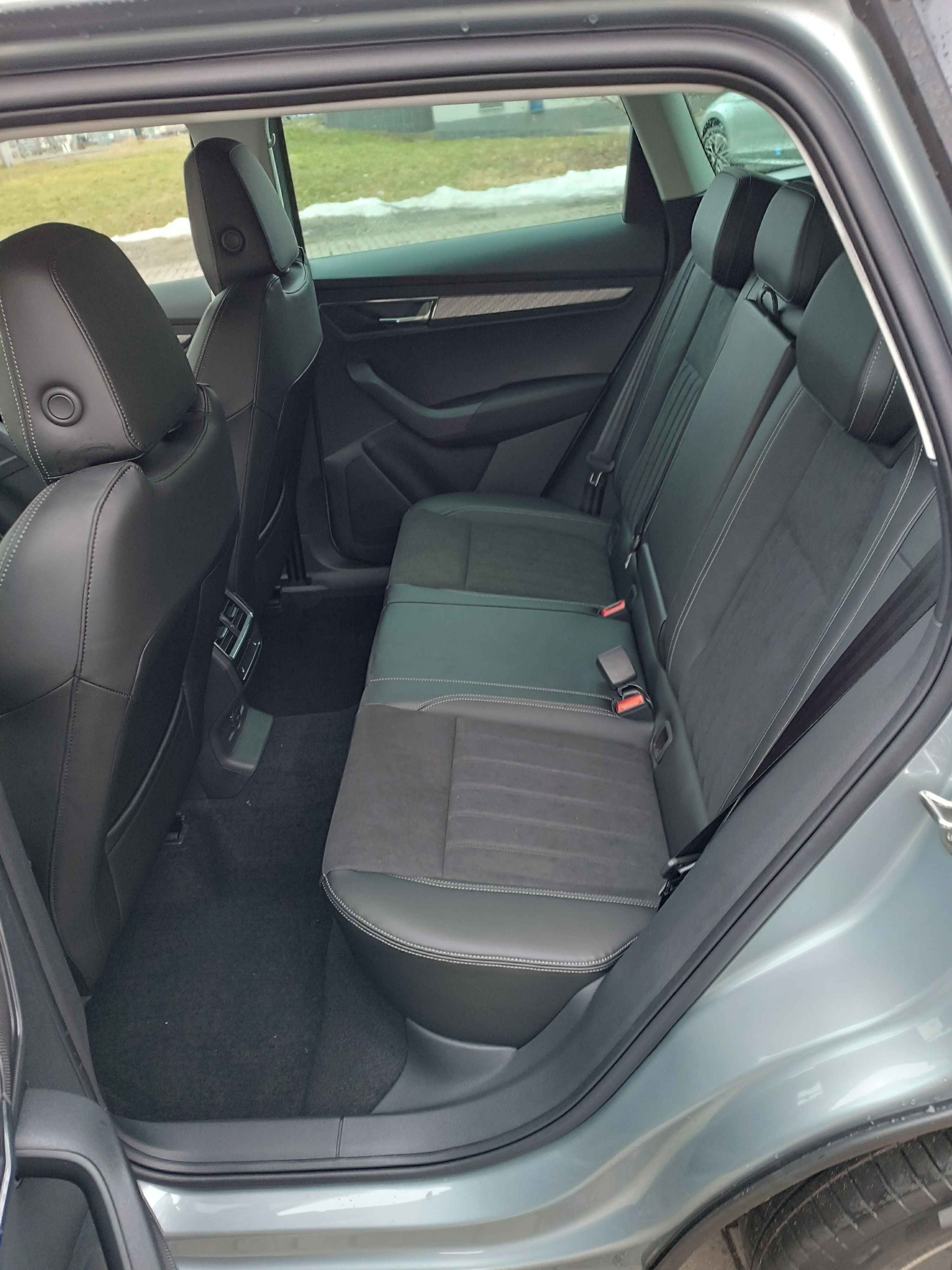 Škoda Karoq, Dynamic 1,5TSI 110kW 6st. man - fotka 6