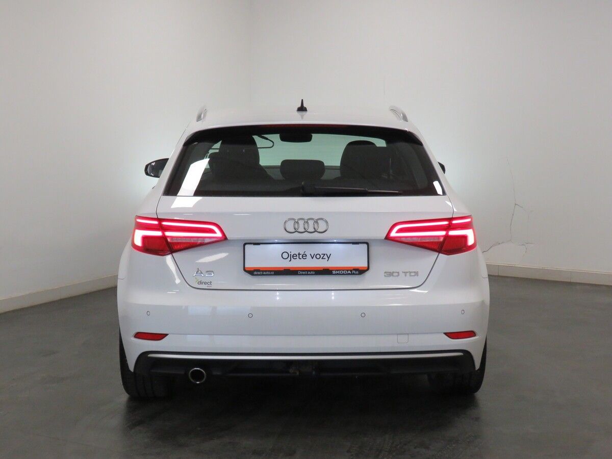 Audi A3, 1.6 TDI 85 kW DSG Sportback - fotka 6