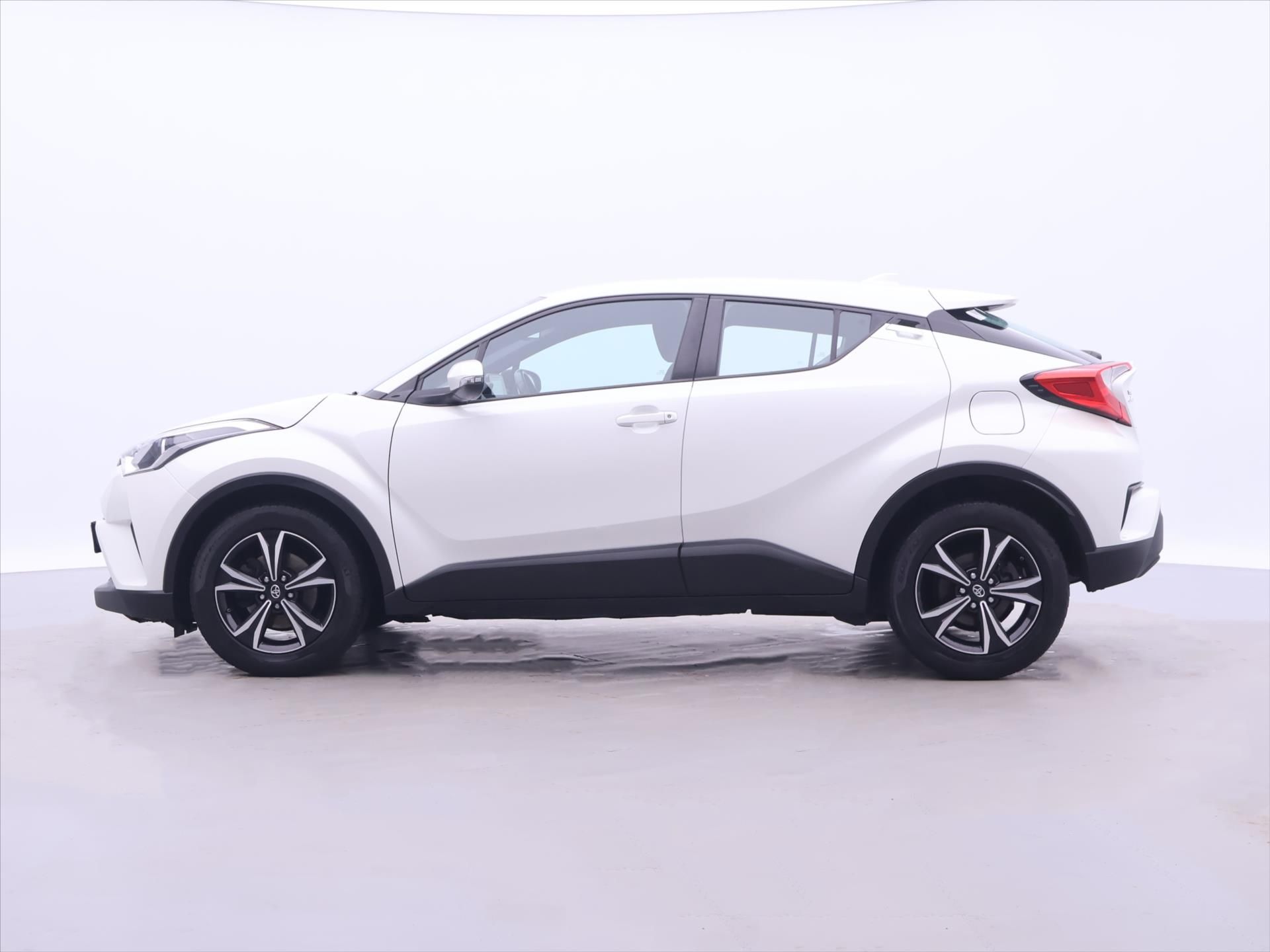 Toyota C-HR, 1,2 Turbo 85kW CZ Serv.kniha - fotka 4