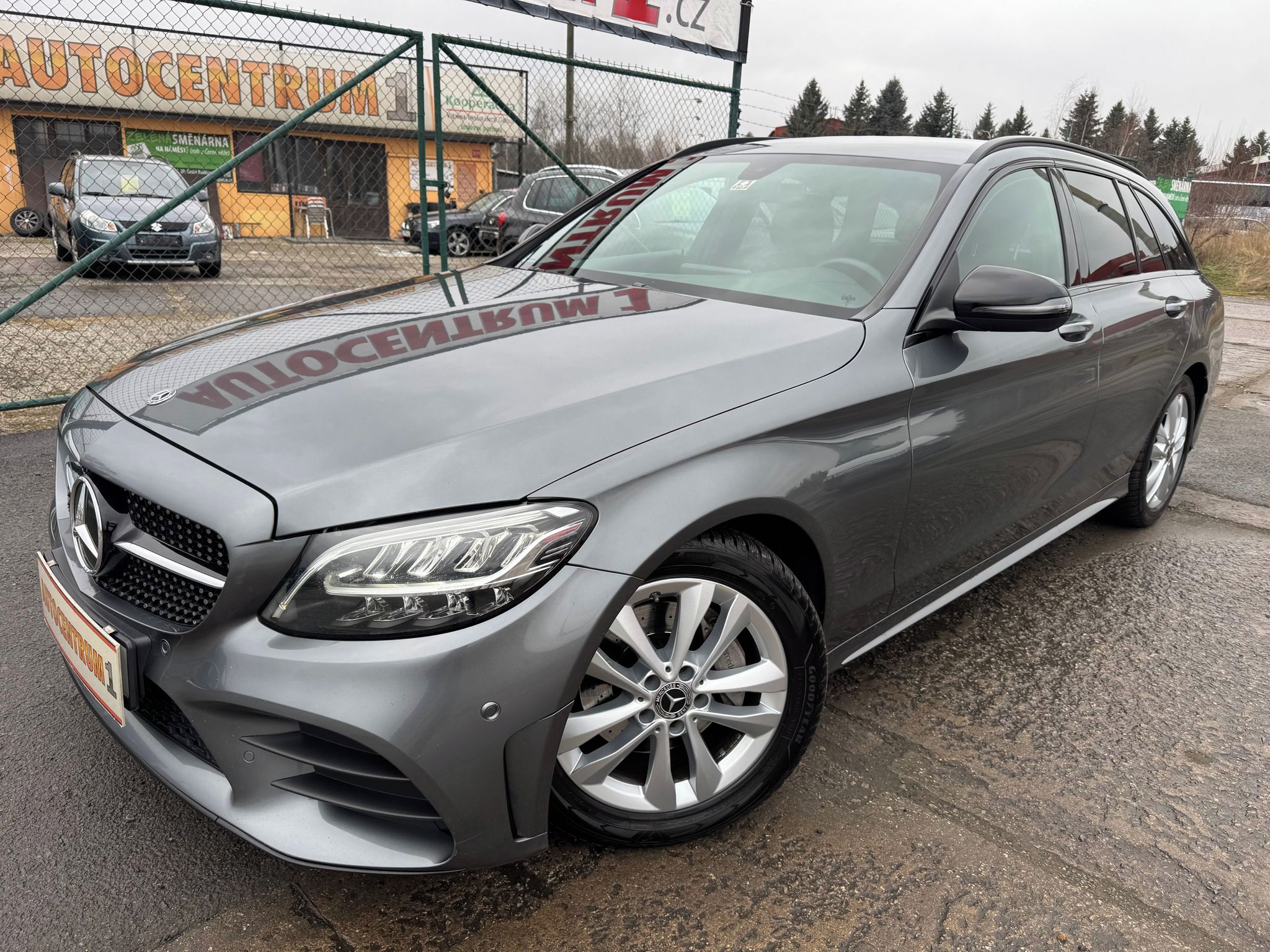 Mercedes-Benz Třídy C, C 220 CDi AMG LINE 143kW AUT - fotka 4
