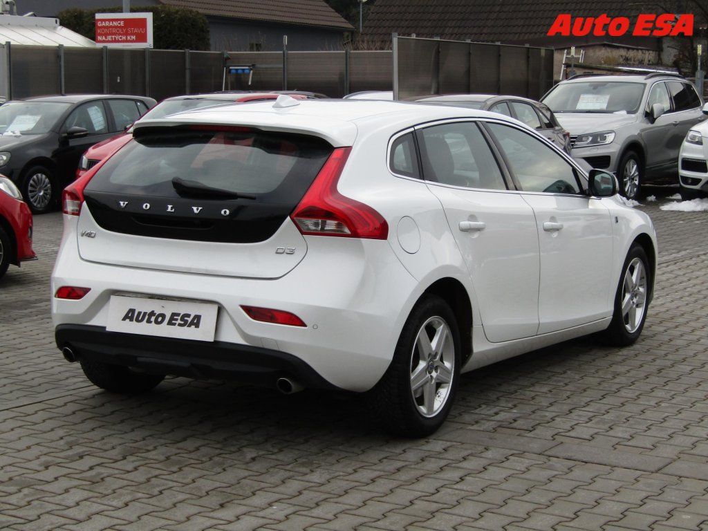 Volvo V40, 2.0 D,Navi,xenon,kůže - fotka 4