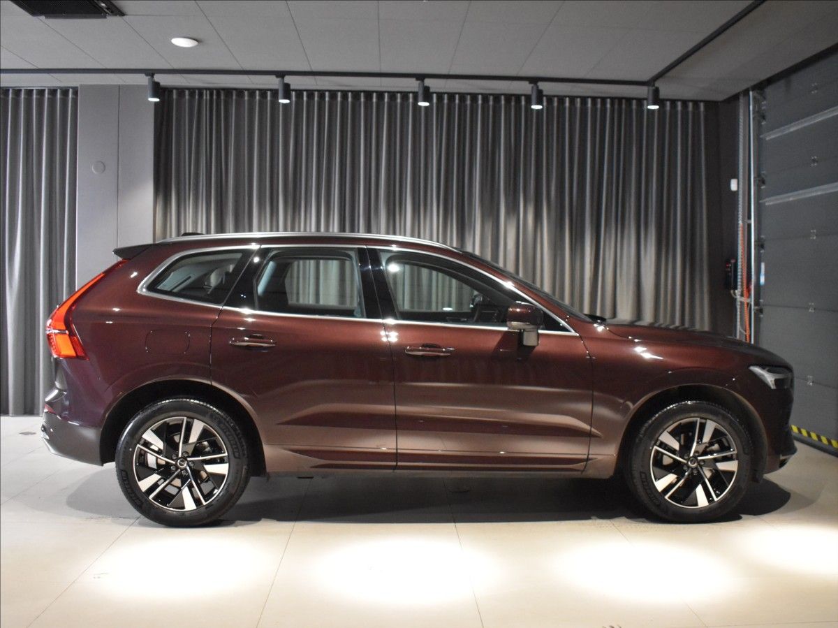Volvo XC60, 2,0 B5 AWD Plus bezklíč,BLIS - fotka 3