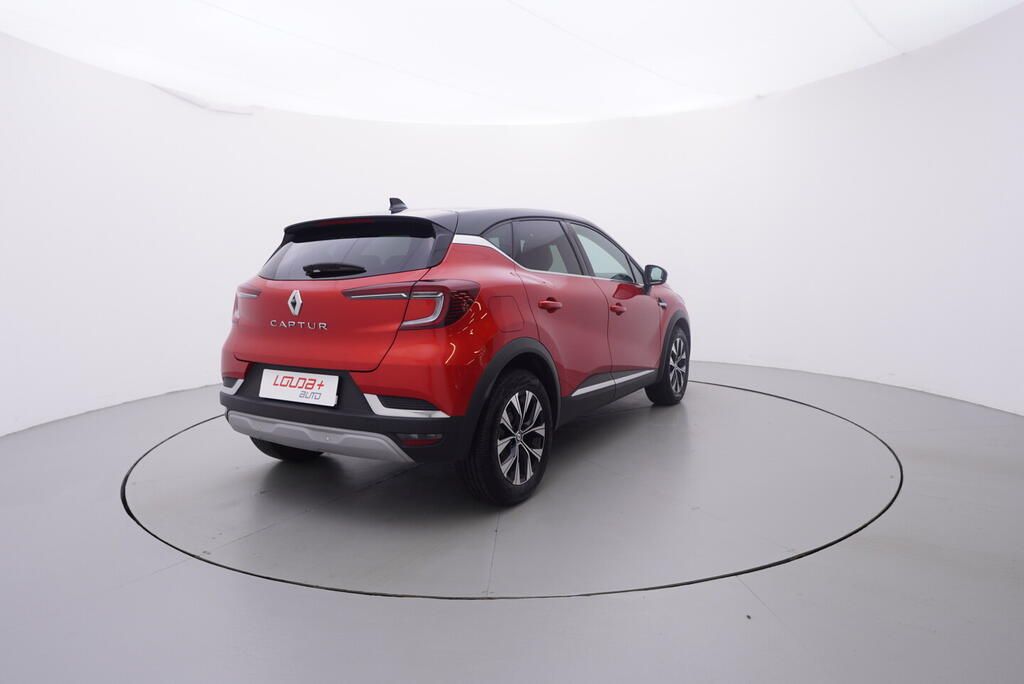 Renault Captur, Techno 1.3 TCe 140 EDC 103 kW - fotka 5