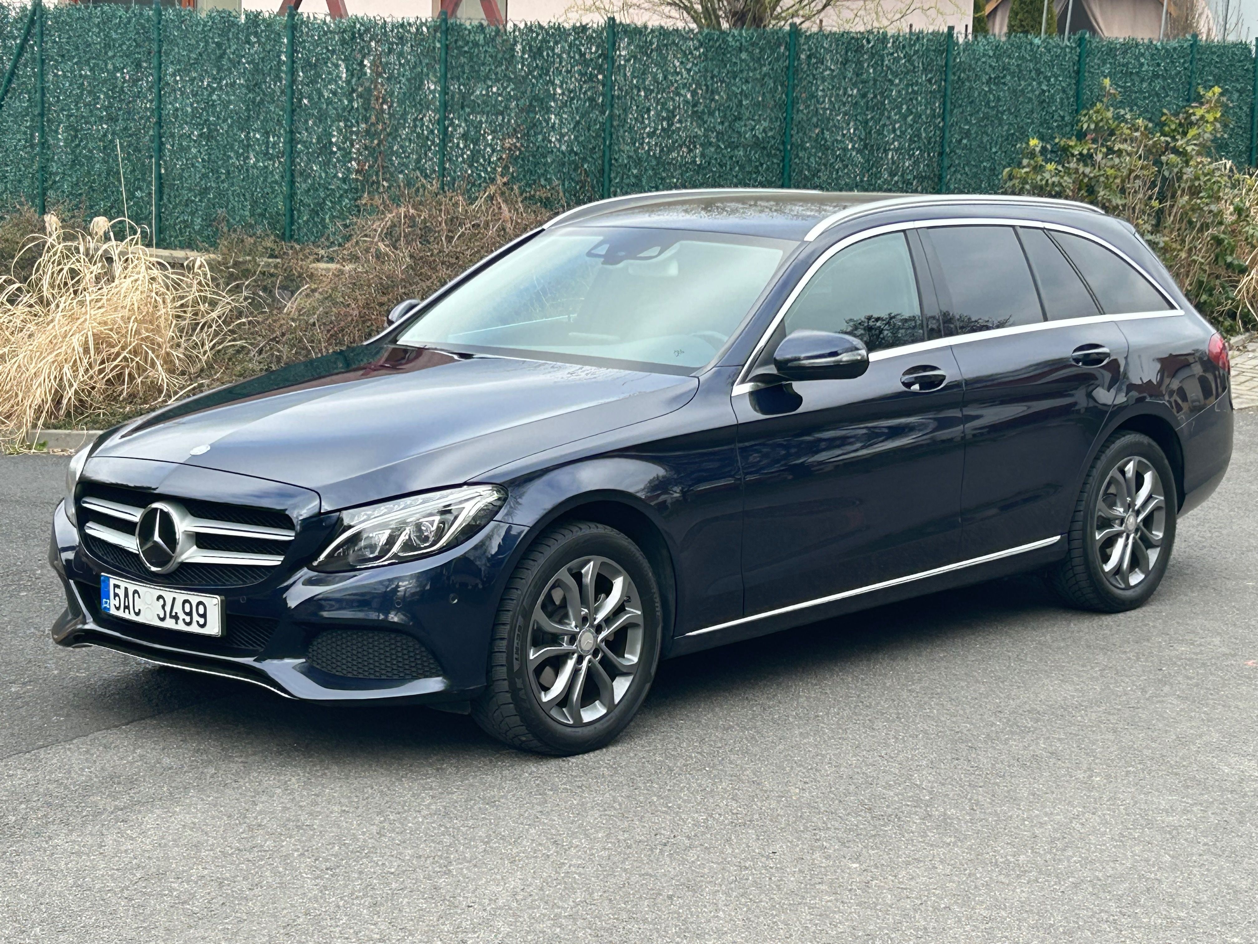 Mercedes-Benz Třídy C - fotka 4