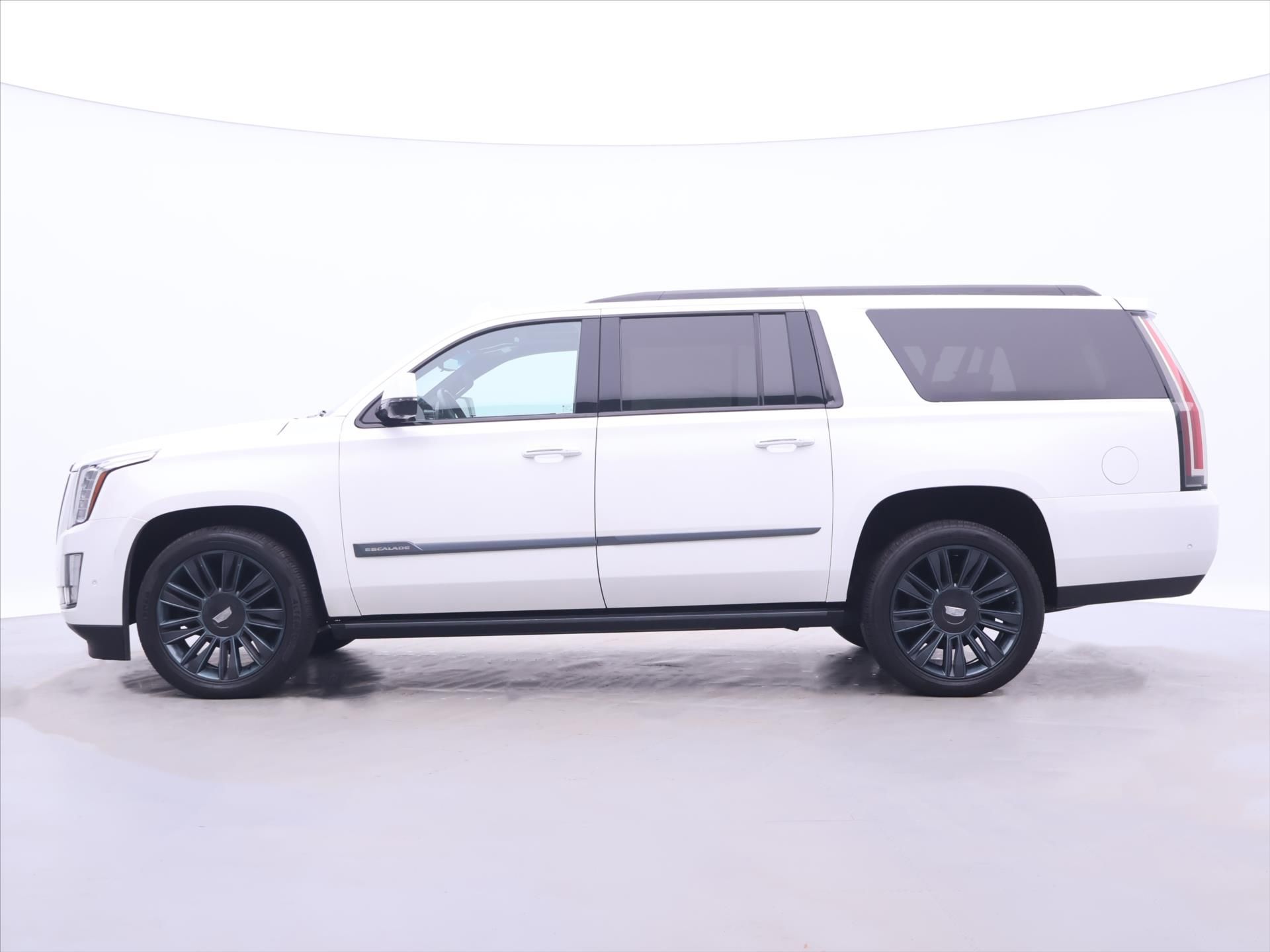 Cadillac Escalade, 6,2 L V8 313kW AWD Platinum - fotka 4