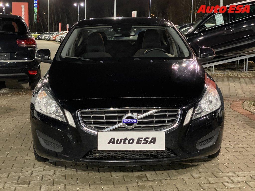 Volvo S60, 2.0 D3,Navi - fotka 2