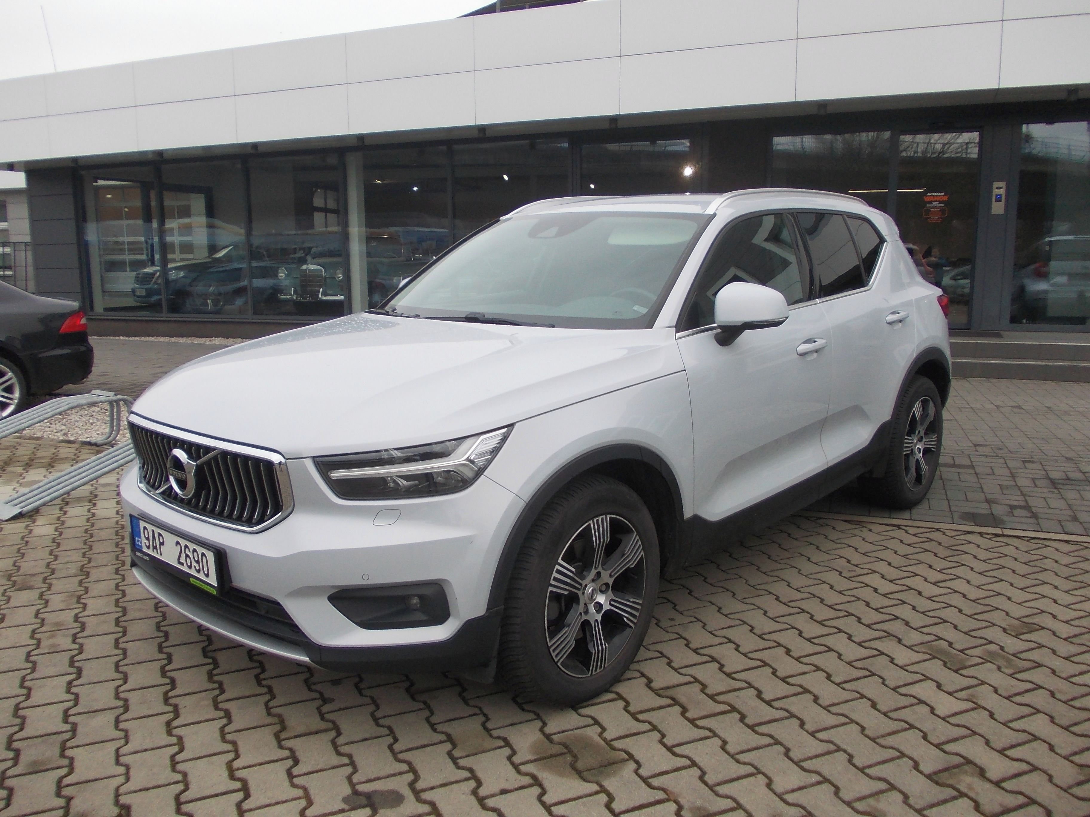 Volvo XC40, 2.0D 140KW INSCRIPTION TAŽNÉ - fotka 2