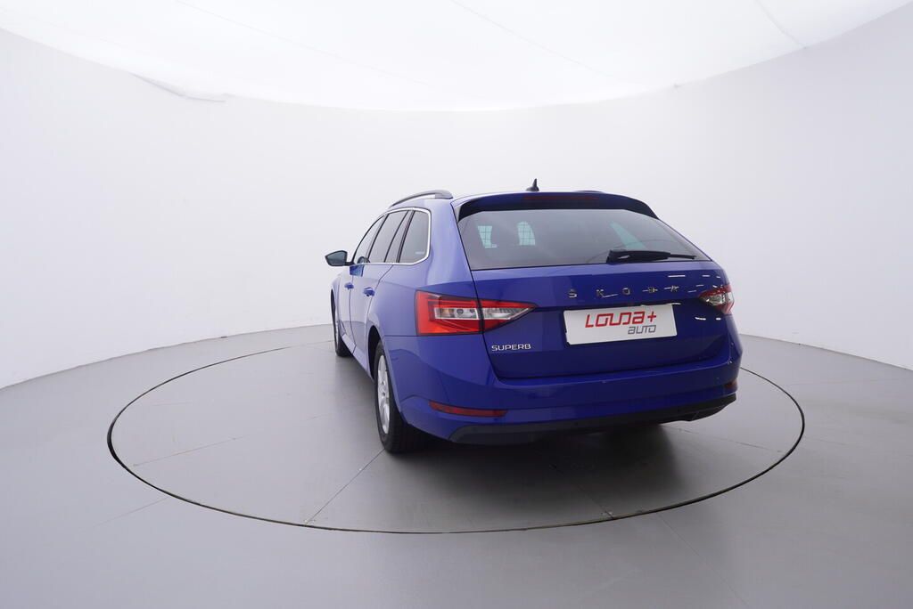 Škoda Superb, Ambition 2.0 TDI 110 kW - fotka 4